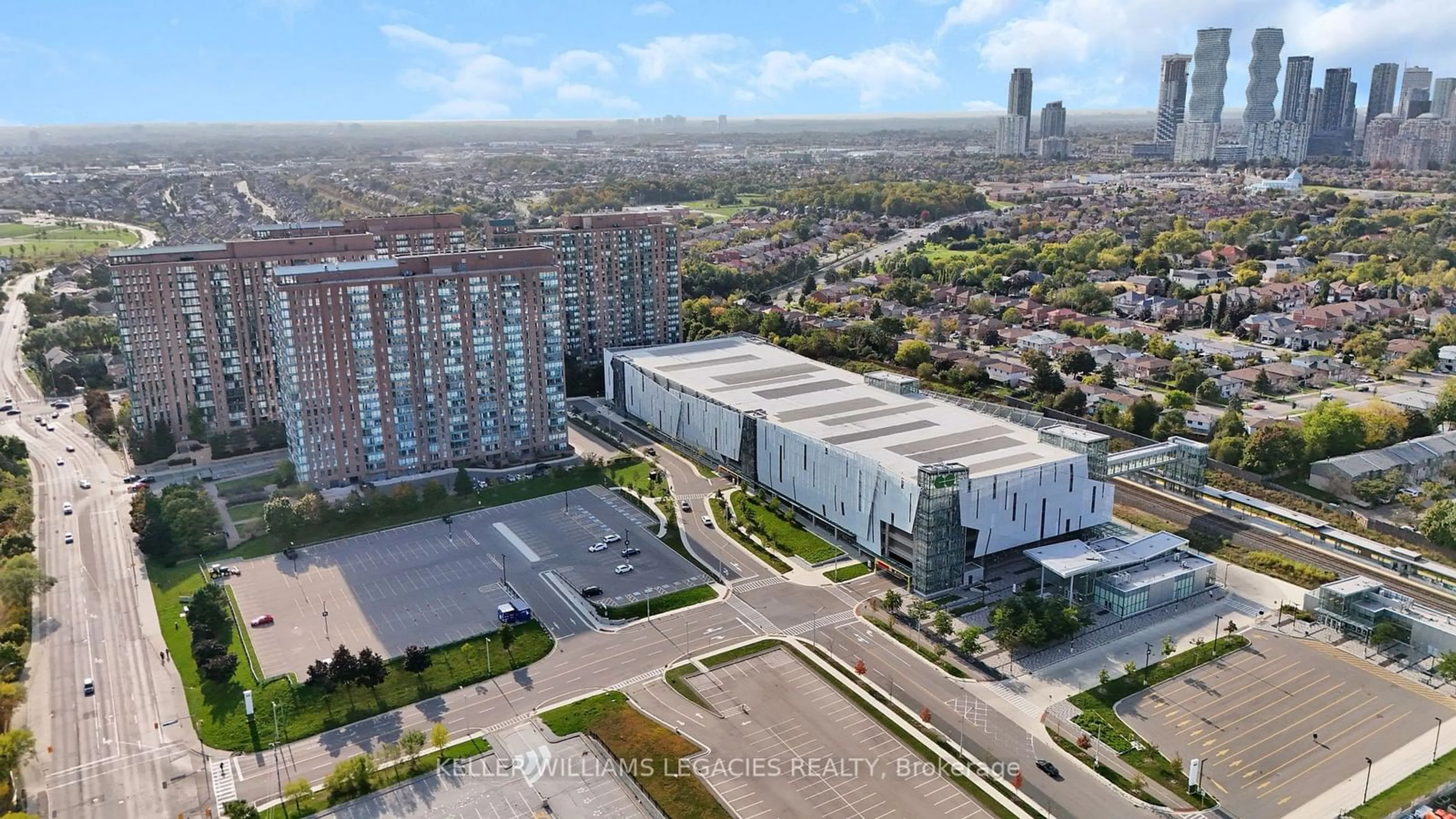 A pic from exterior of the house or condo, the view of city buildings for 145 Hillcrest Ave #1701, Mississauga Ontario L5B 3Z1