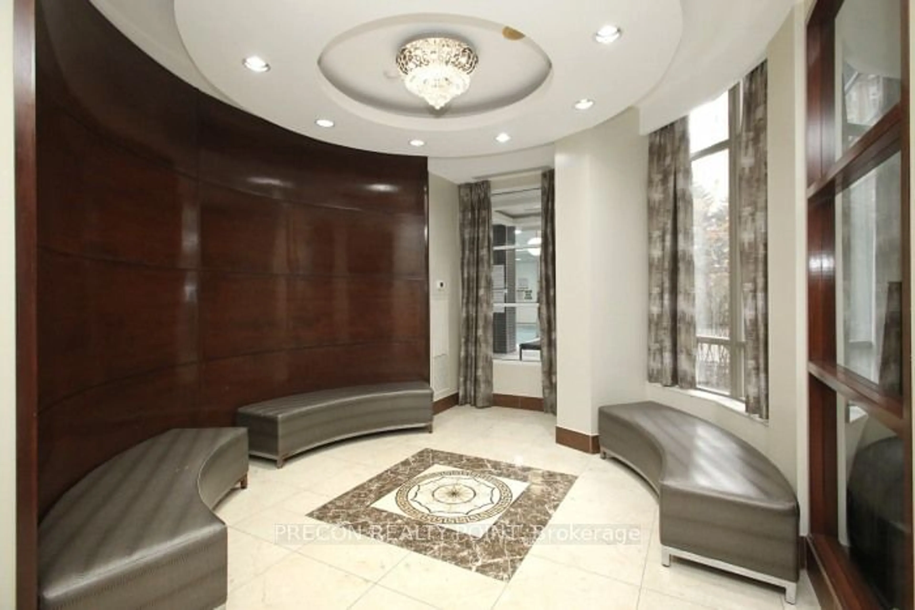 Indoor lobby, ceramic floors for 310 Burnhamthrope Rd #PH01, Mississauga Ontario L5B 4P9