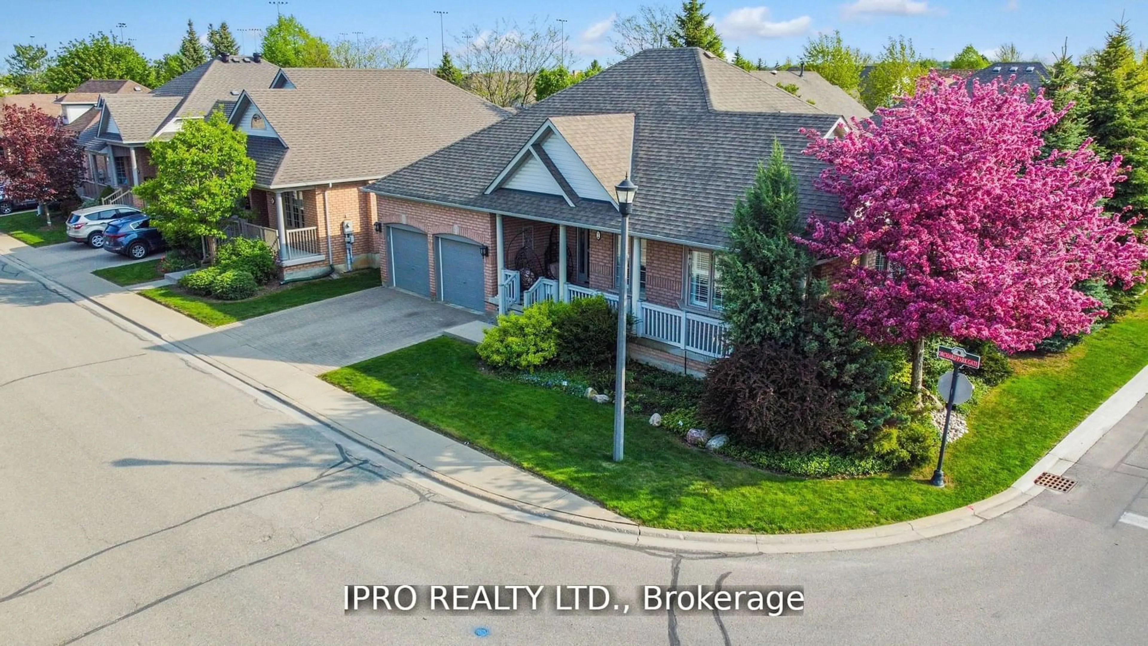 Frontside or backside of a home, the street view for 2 Orchard Park Gate, Brampton Ontario L6R 1W5