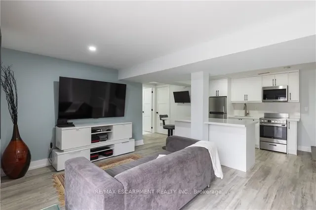 Additional property image - 676 Bayshore Blvd