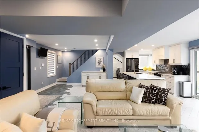 Additional property image - 676 Bayshore Blvd