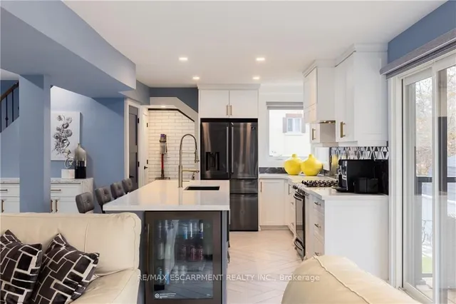 Additional property image - 676 Bayshore Blvd