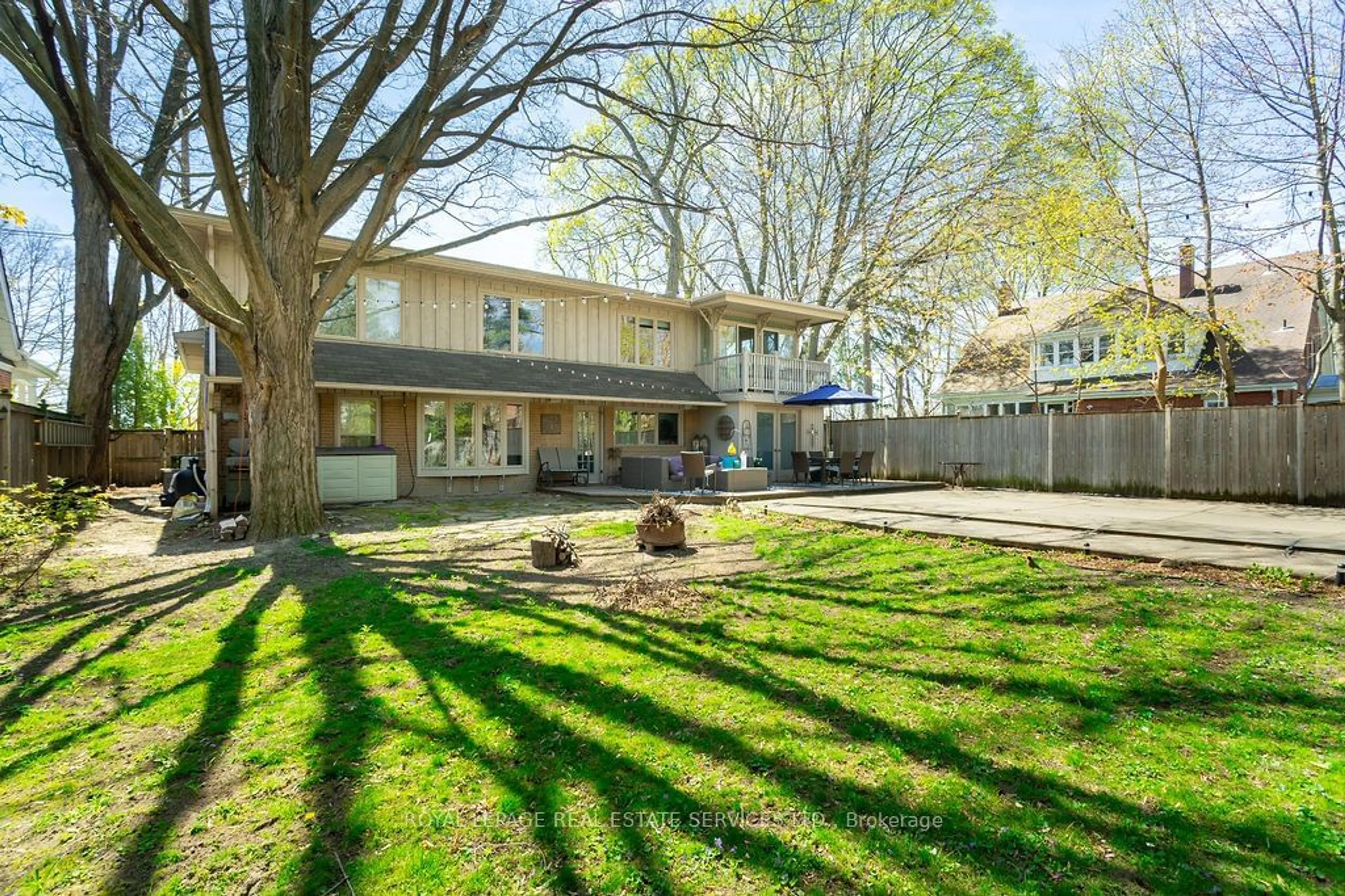 Patio, the fenced backyard for 319 Macdonald Rd, Oakville Ontario L6J 2A8