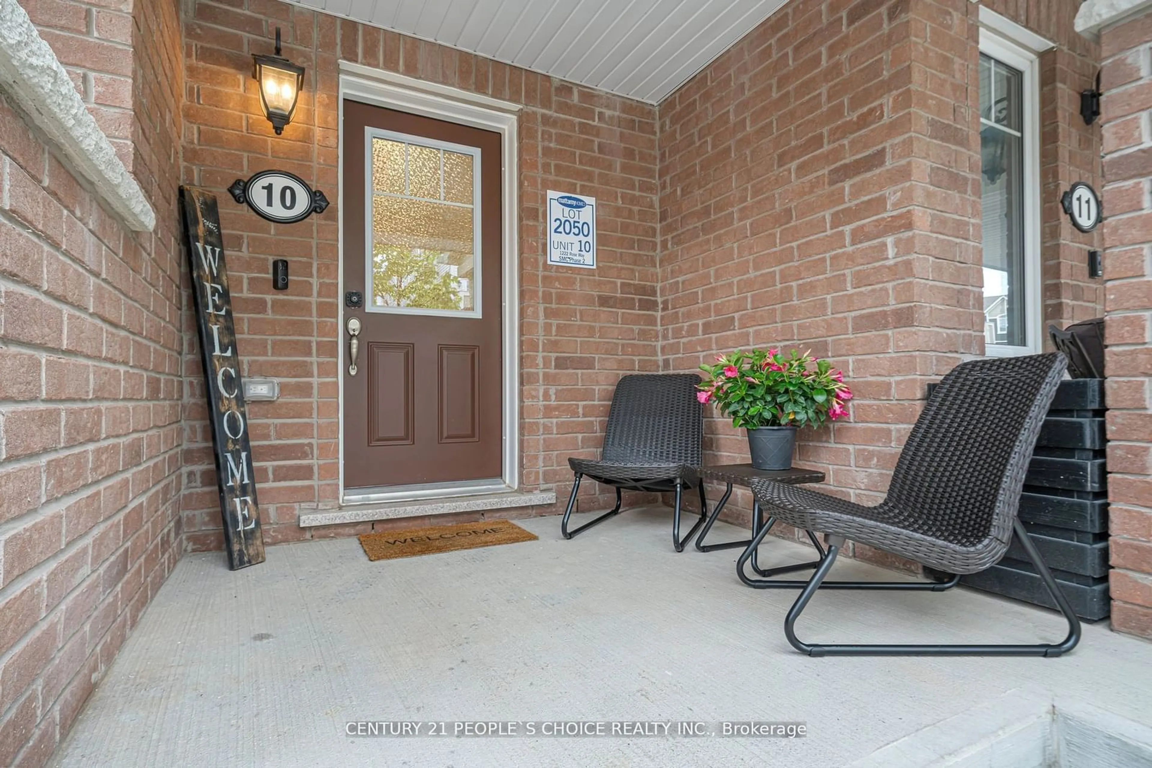 Indoor entryway, wood floors for 1222 Rose Way #10, Milton Ontario L9E 1P1