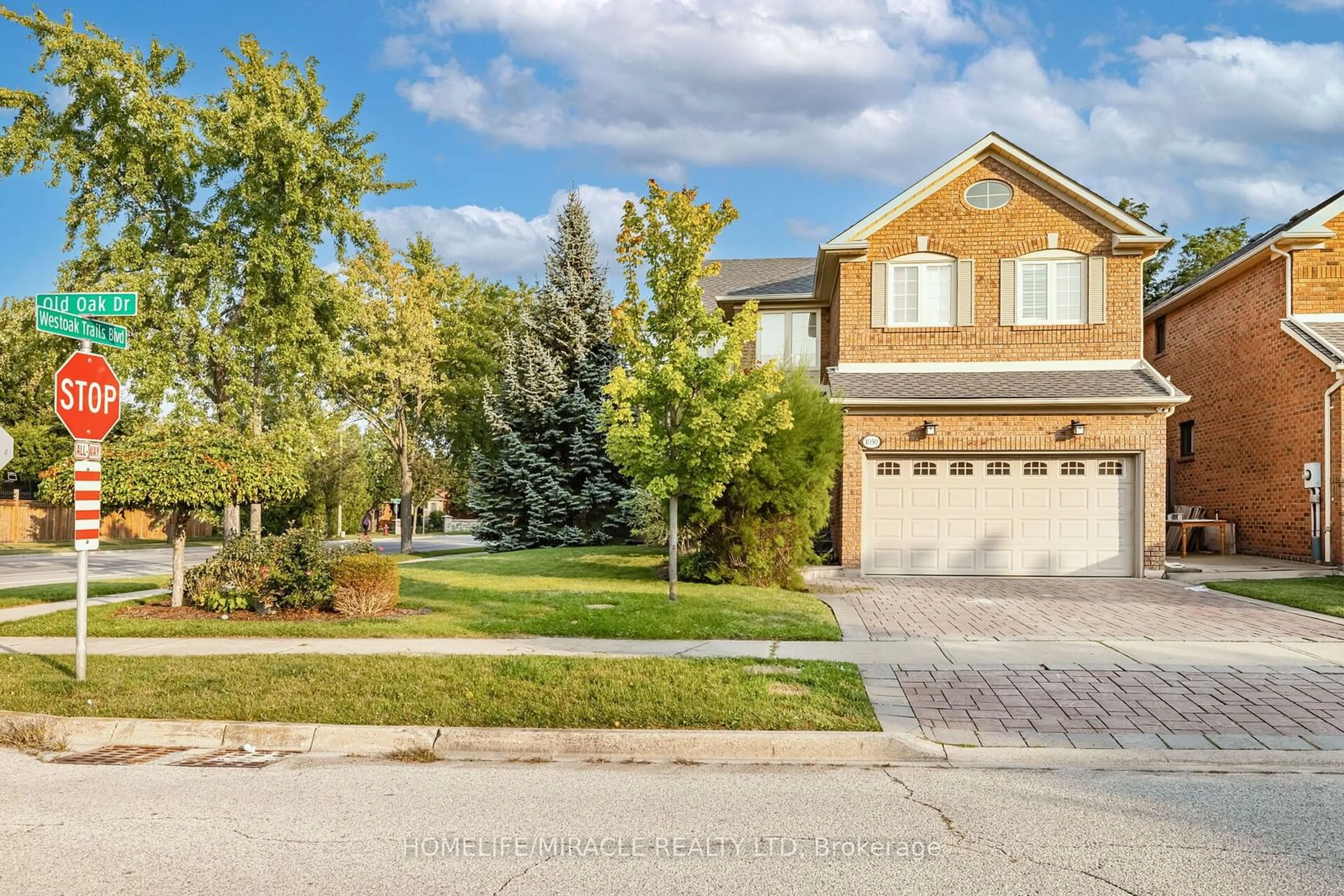 Frontside or backside of a home, the street view for 1030 Old Oak Dr, Oakville Ontario L6M 3K5