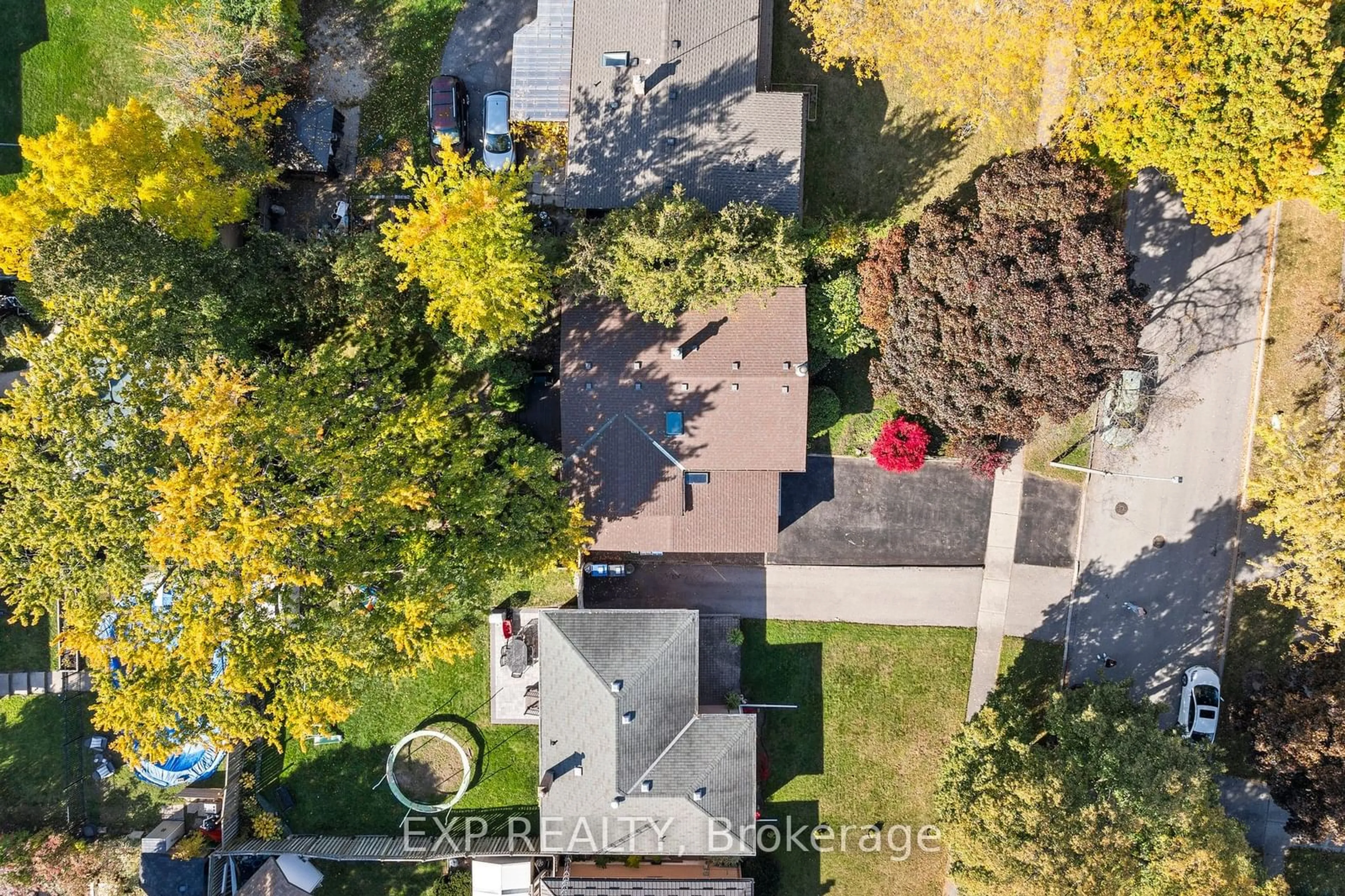 Frontside or backside of a home, the street view for 1332 Canvey Cres, Mississauga Ontario L5J 1S1