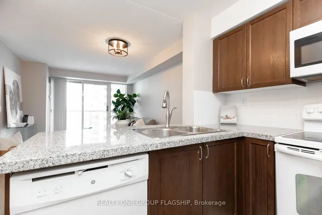 Additional property image - 5 Michael Power Pl Unit 1001