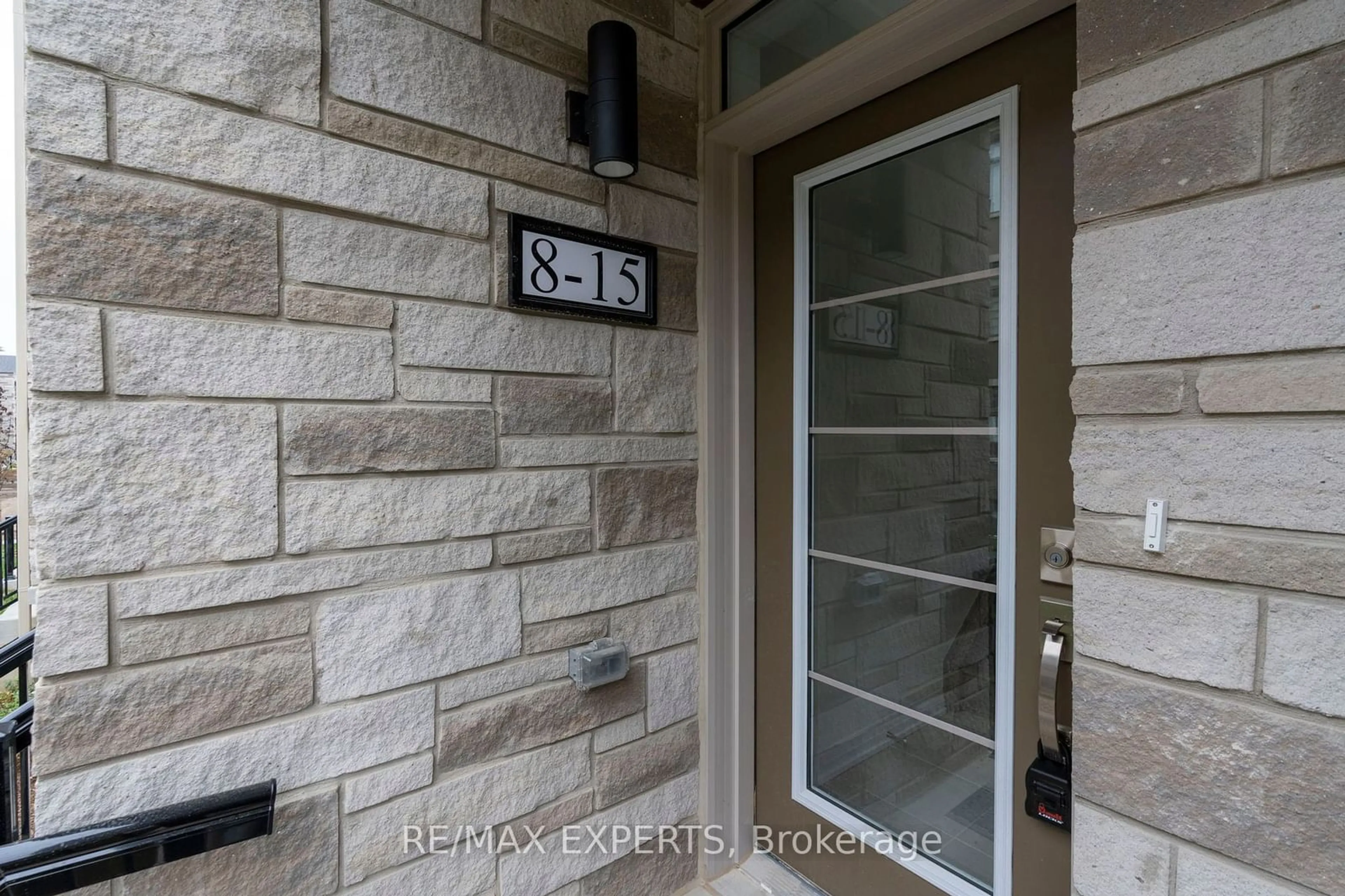 Indoor entryway, ceramic floors for 15 Fieldridge Cres #8, Brampton Ontario L6R 0C2