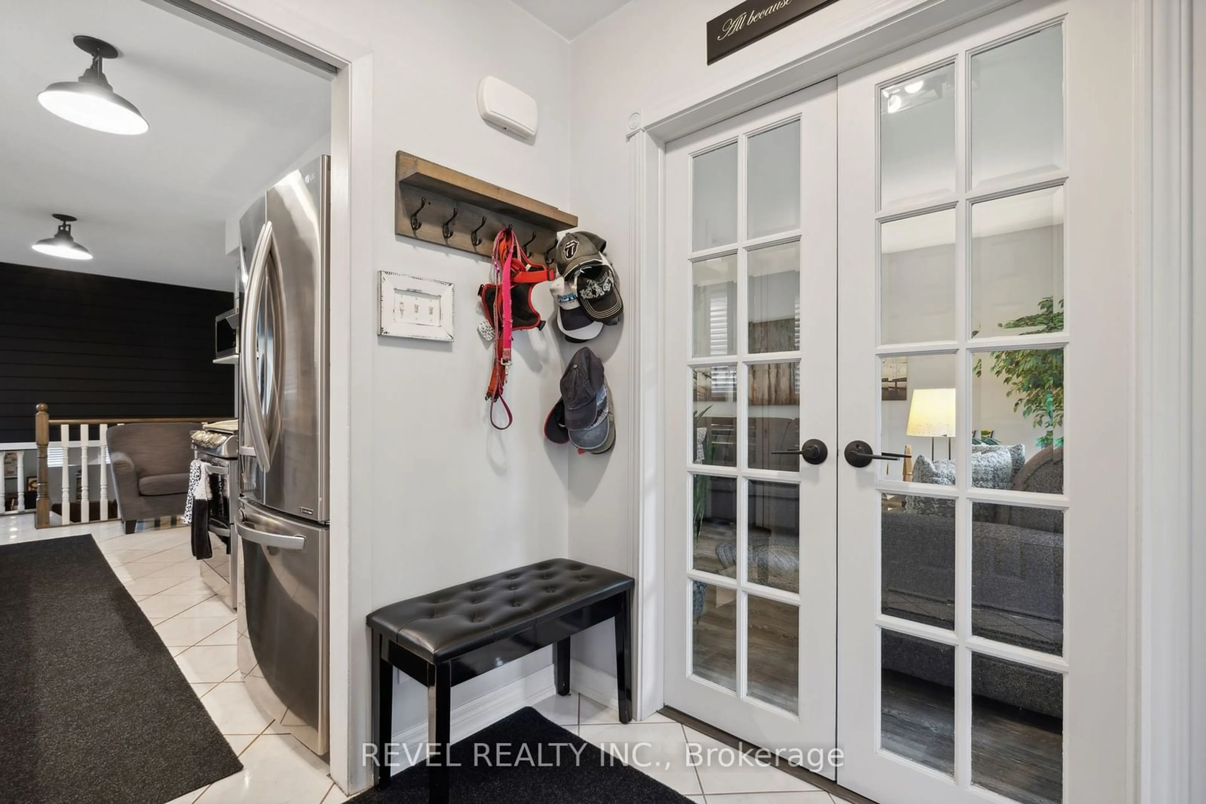 Indoor entryway, wood floors for 93 Willowridge Rd, Toronto Ontario M9R 3Z5