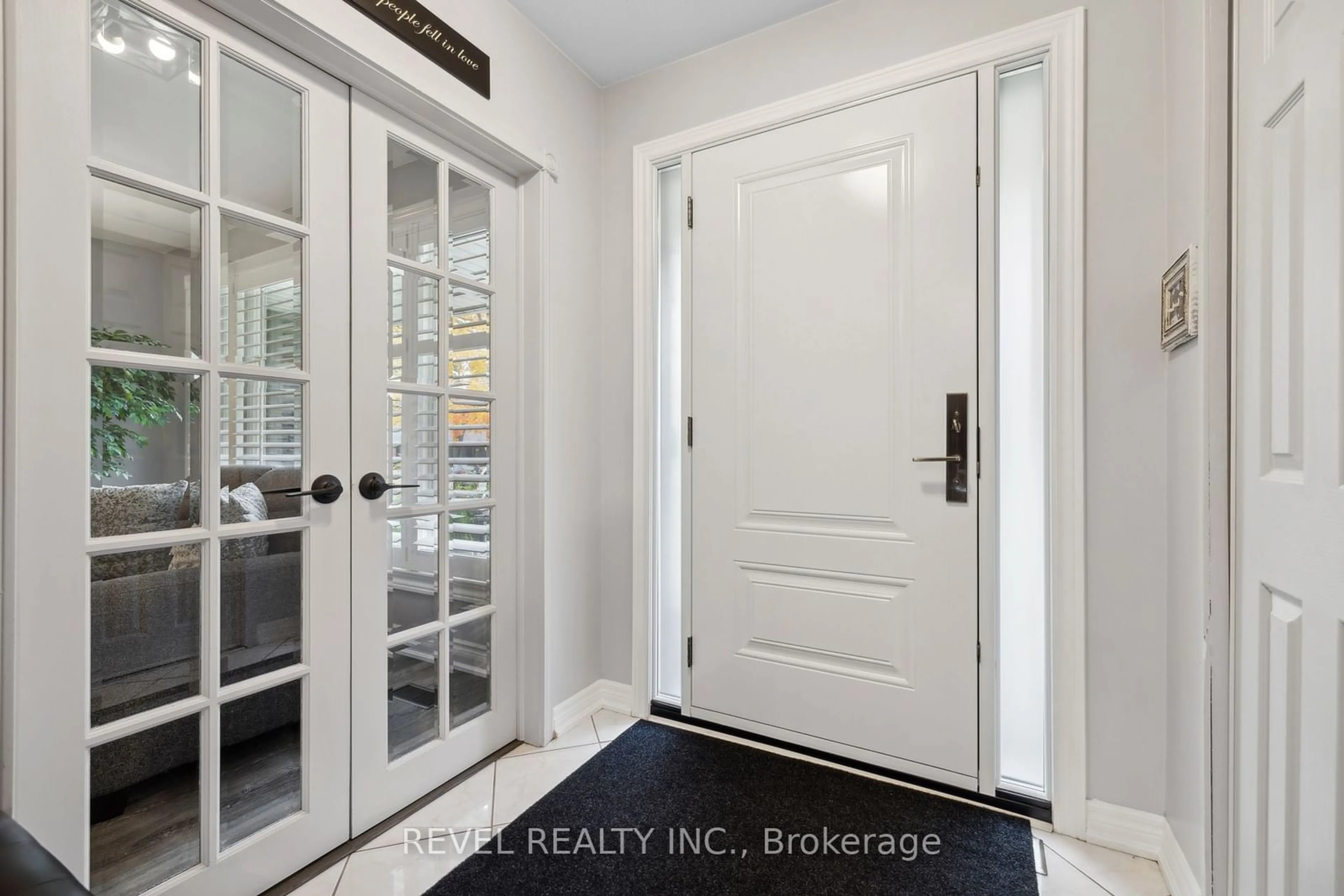 Indoor entryway, wood floors for 93 Willowridge Rd, Toronto Ontario M9R 3Z5