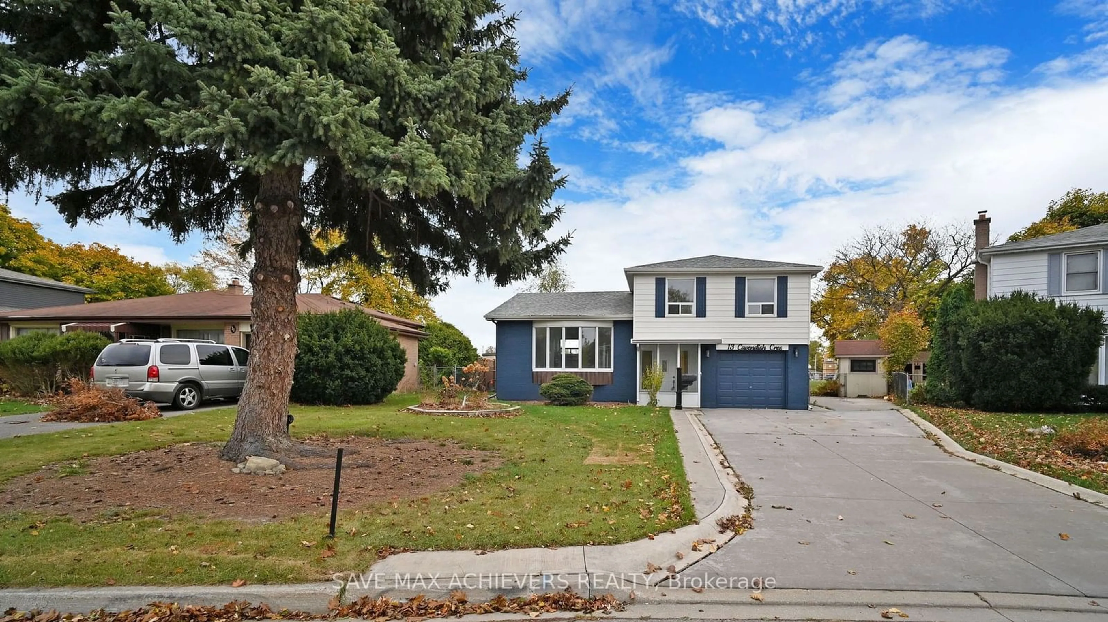 A pic from exterior of the house or condo, the street view for 13 Cavendish Cres, Brampton Ontario L6T 1Z3