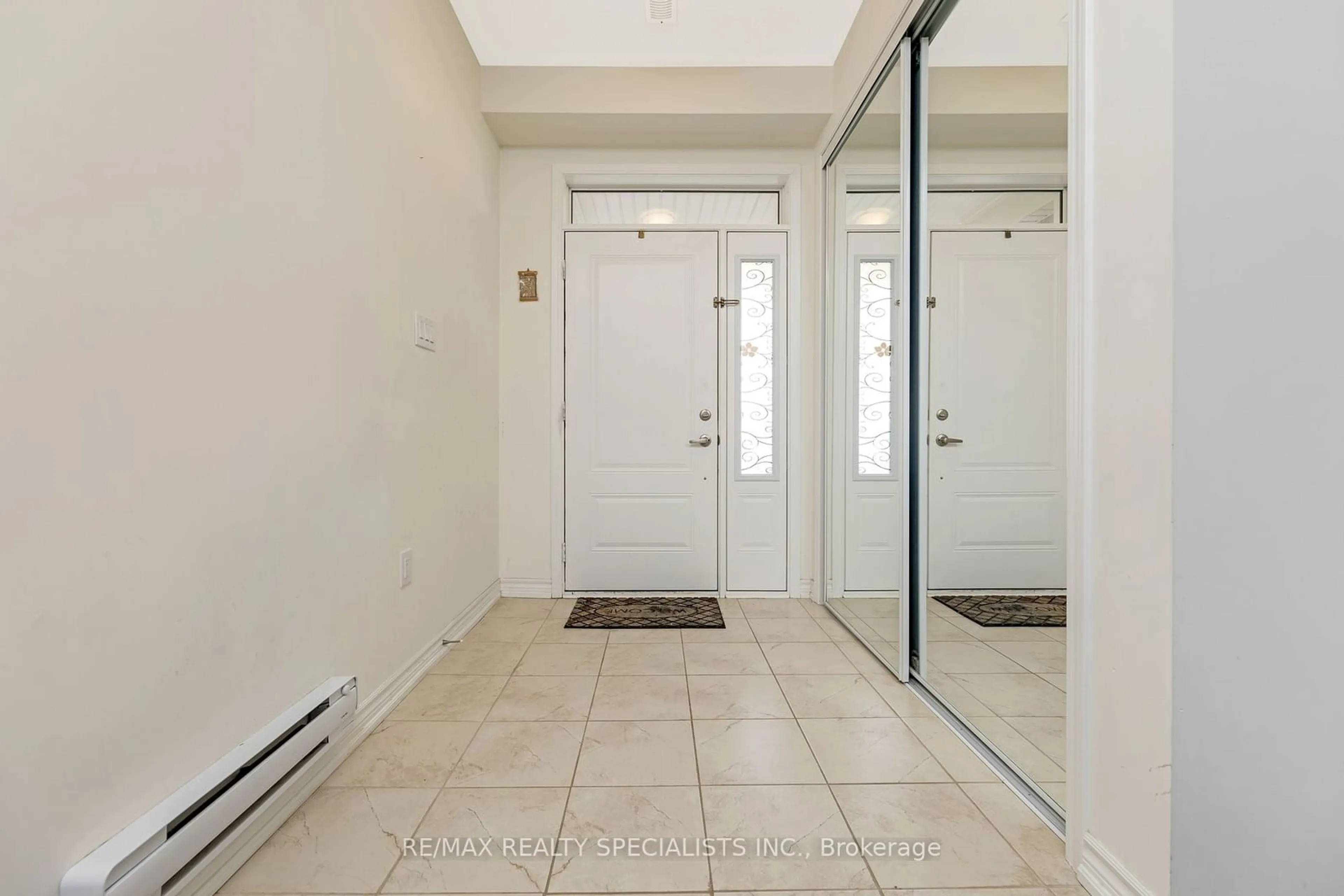 Indoor entryway, not visible floor for 501 Buckeye Crt #10, Milton Ontario L9E 1P3