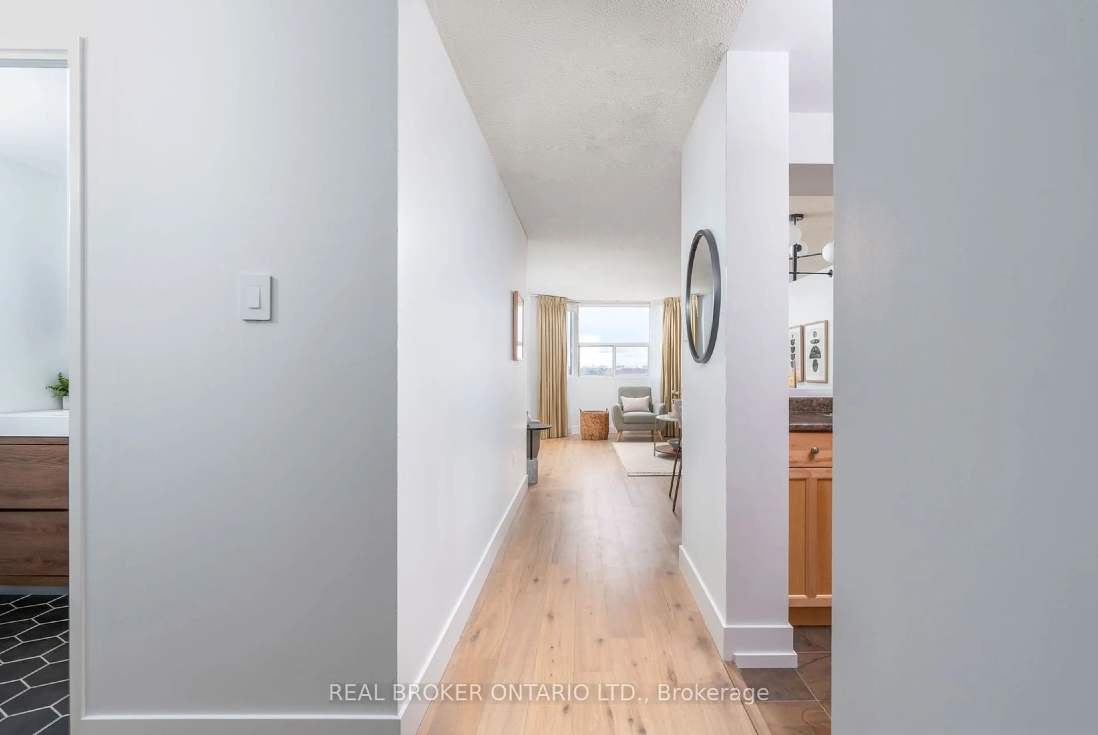 Indoor entryway, wood floors for 3845 Lake Shore Blvd #1601, Toronto Ontario M8W 4Y3