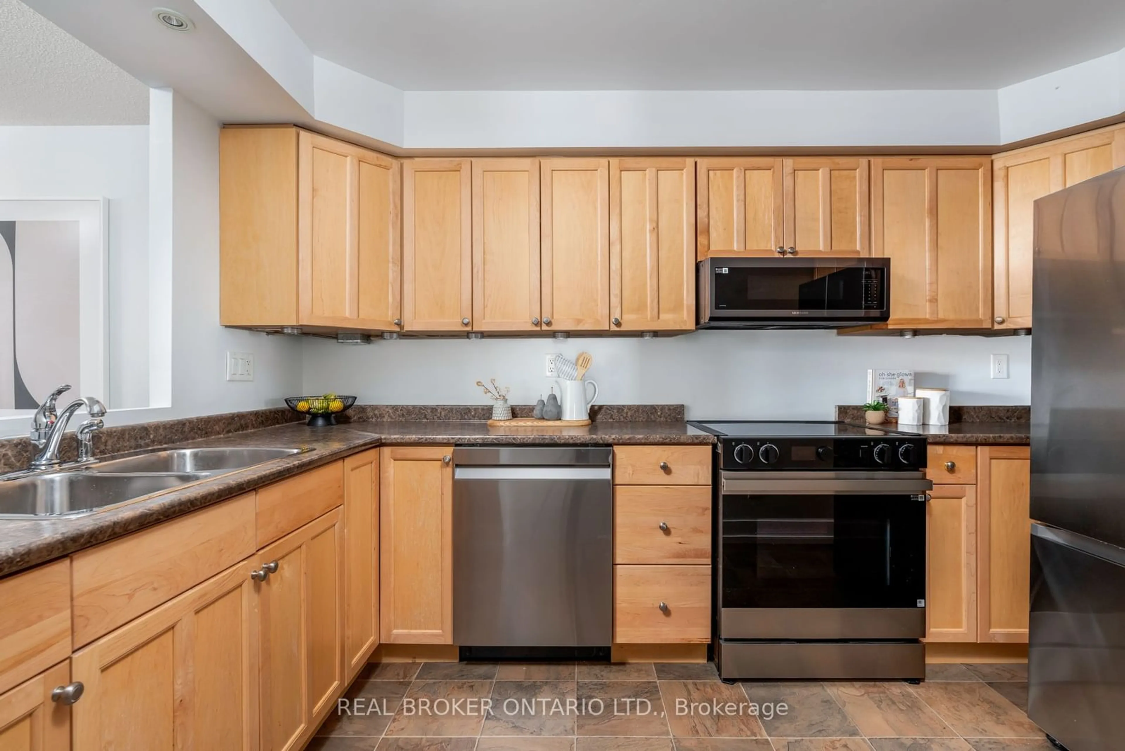 Standard kitchen, wood floors, cottage for 3845 Lake Shore Blvd #1601, Toronto Ontario M8W 4Y3