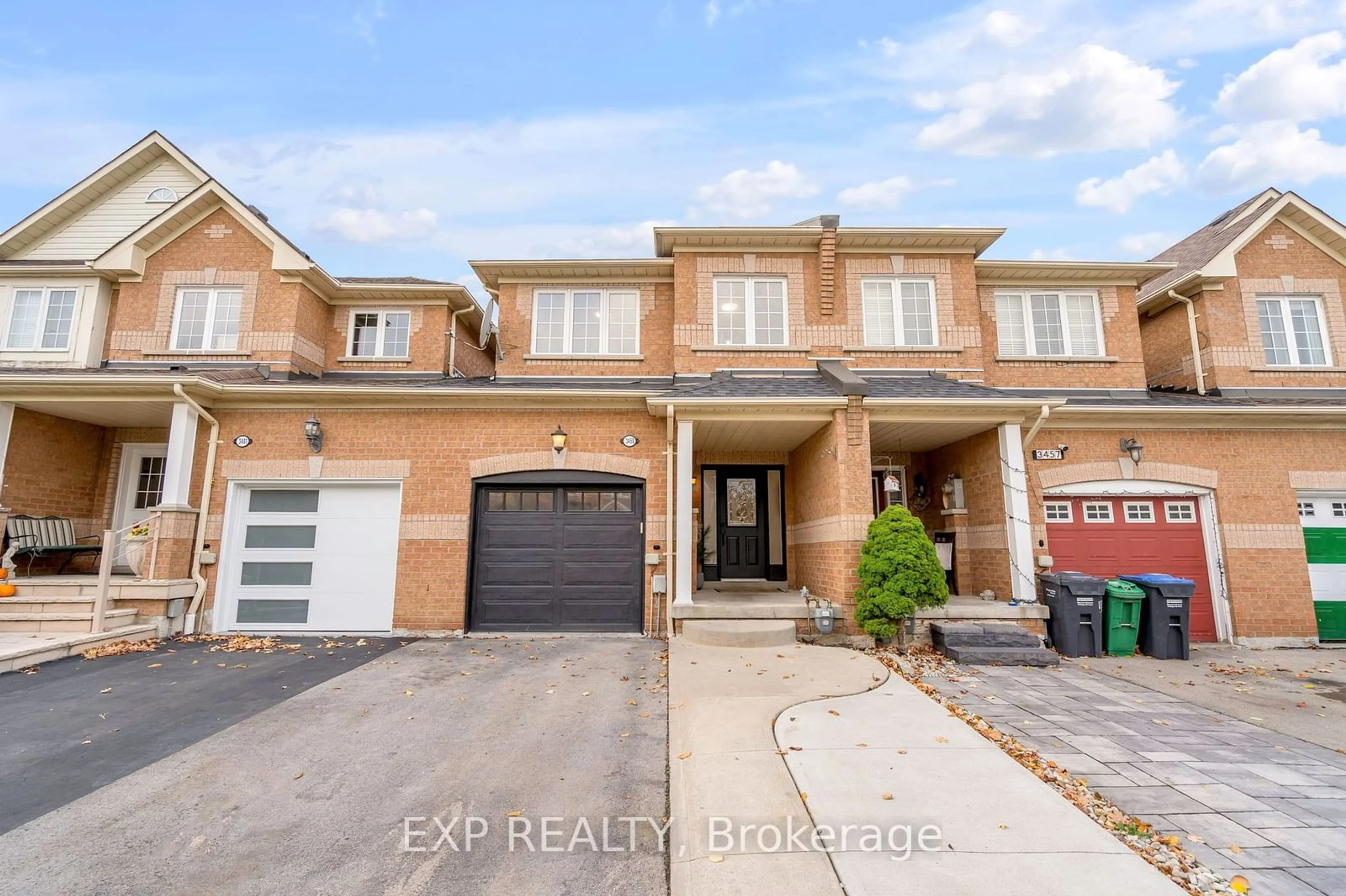 A pic from exterior of the house or condo, the street view for 3459 Southwick St, Mississauga Ontario L5M 7L4