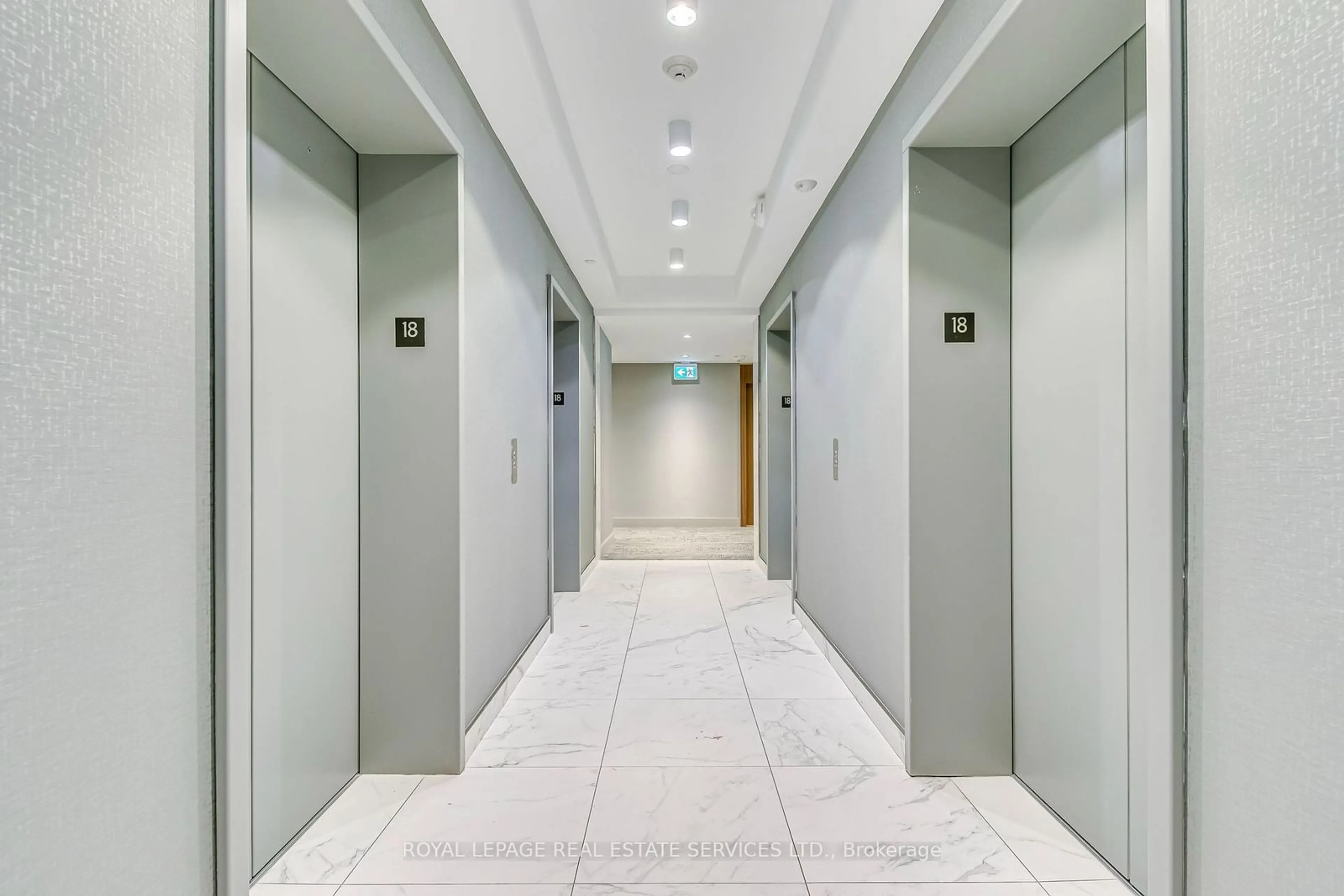 Indoor foyer, unknown floor for 1926 Lake Shore Blvd #1805, Toronto Ontario M6S 1A1