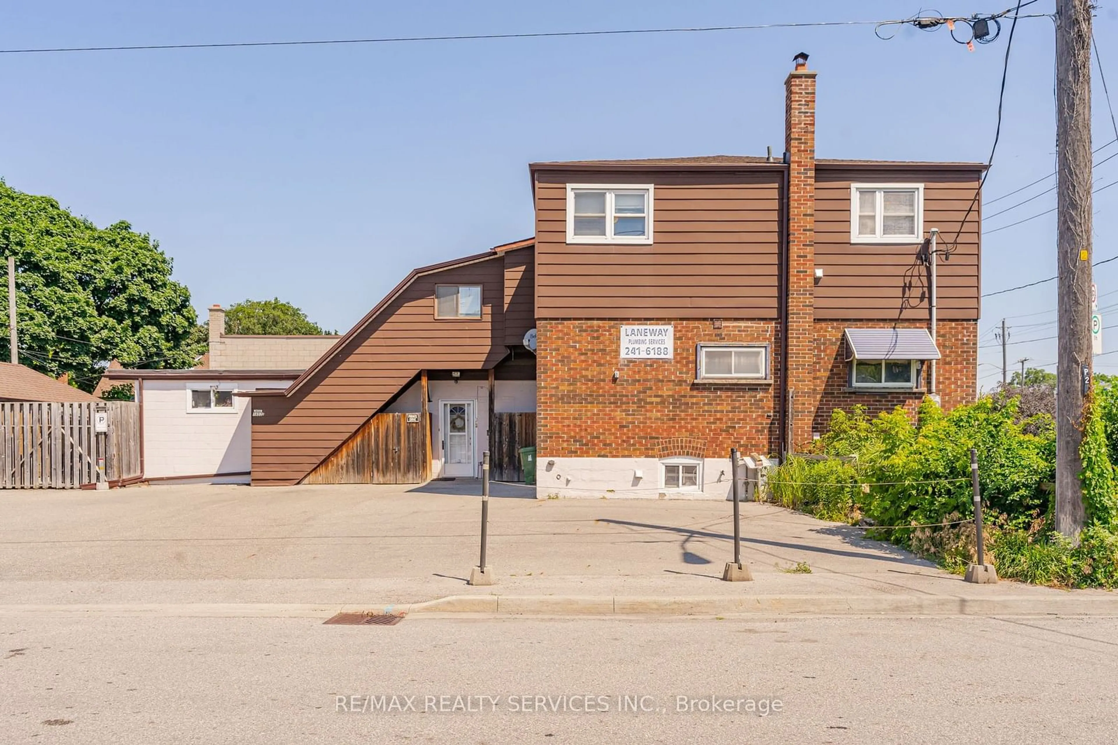 A pic from exterior of the house or condo, the street view for 1652 Jane St, Toronto Ontario M9N 2S1