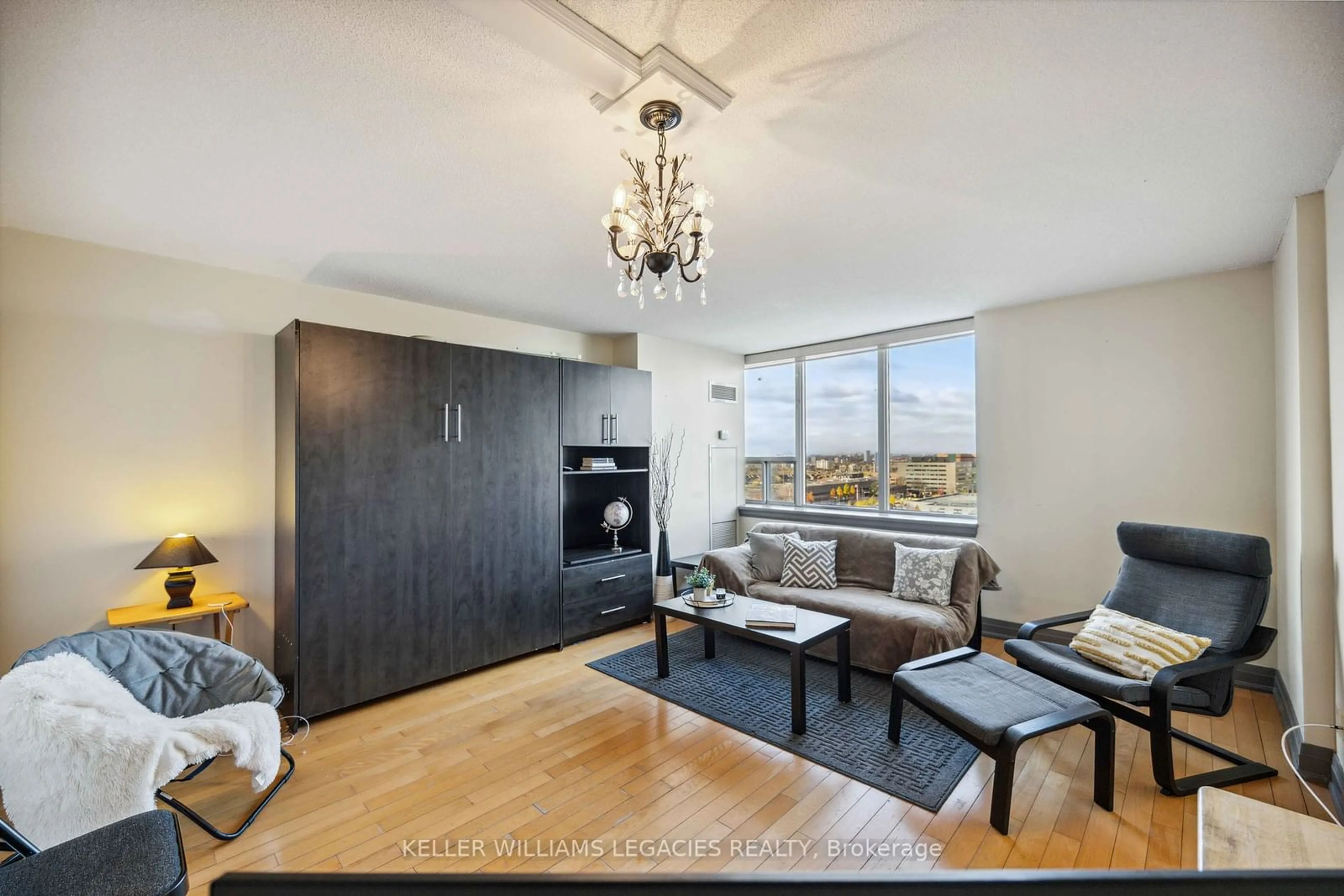 Living room, wood floors for 2737 Keele St #821, Toronto Ontario M3M 2E9