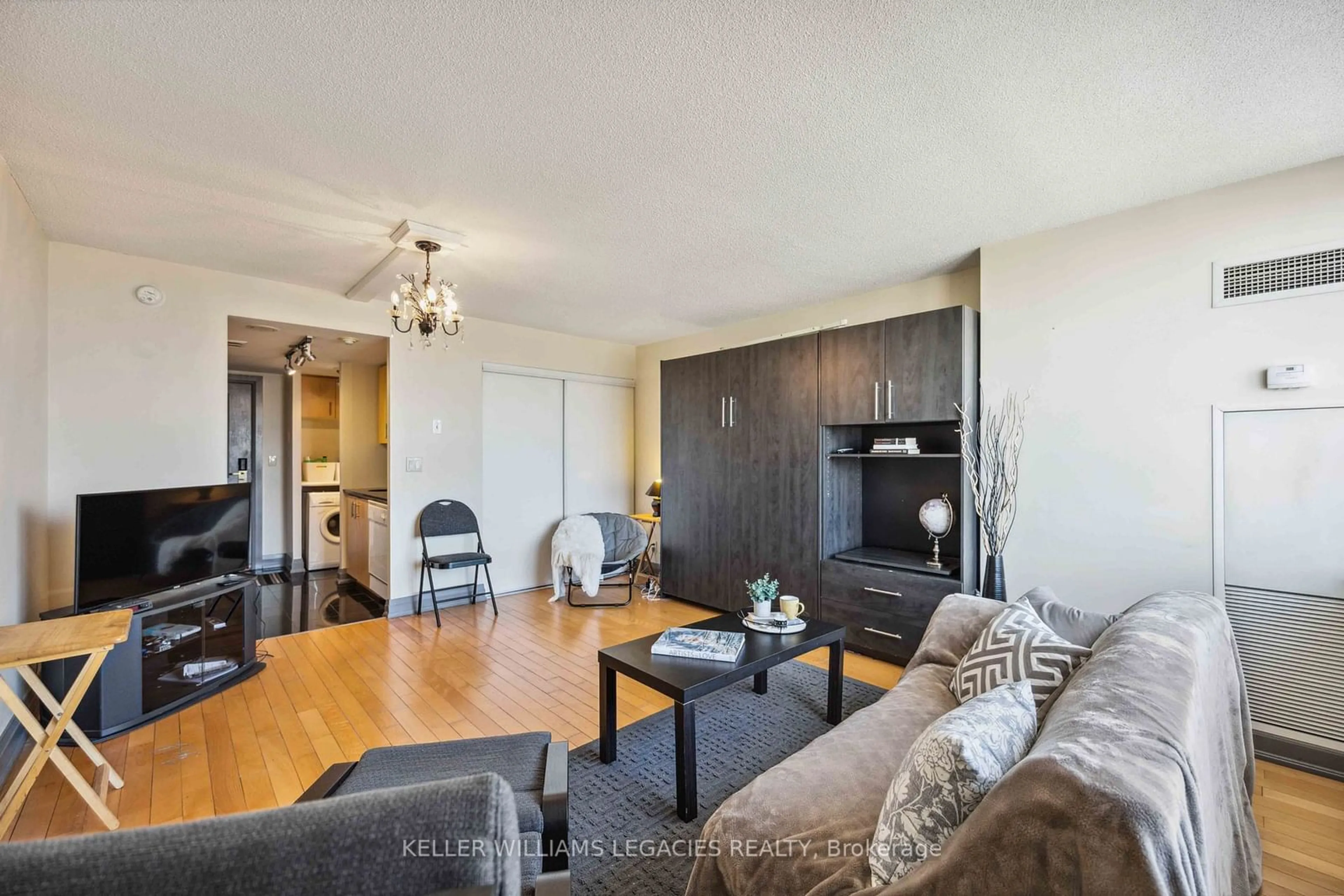 Living room, wood floors for 2737 Keele St #821, Toronto Ontario M3M 2E9