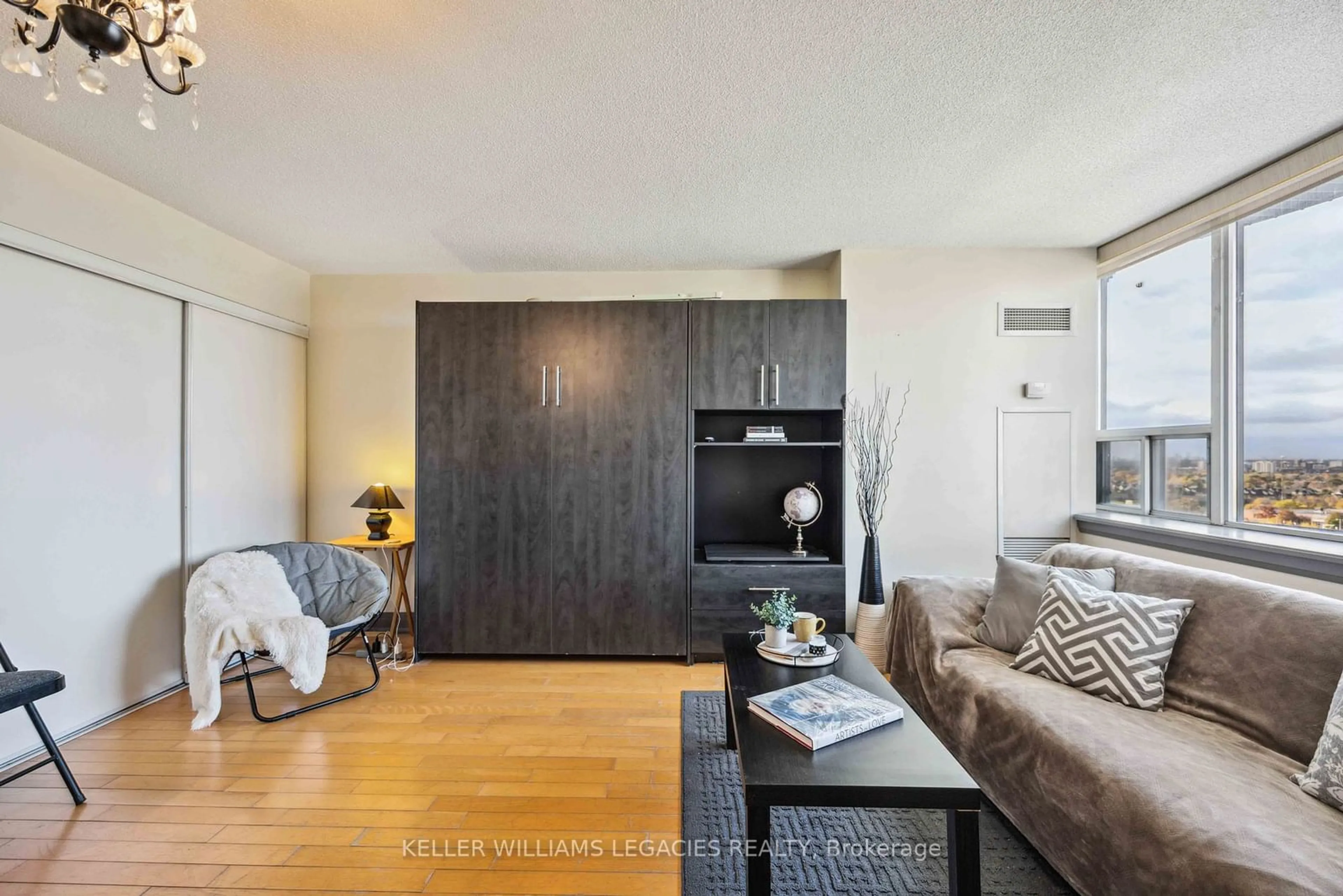 Living room, wood floors for 2737 Keele St #821, Toronto Ontario M3M 2E9