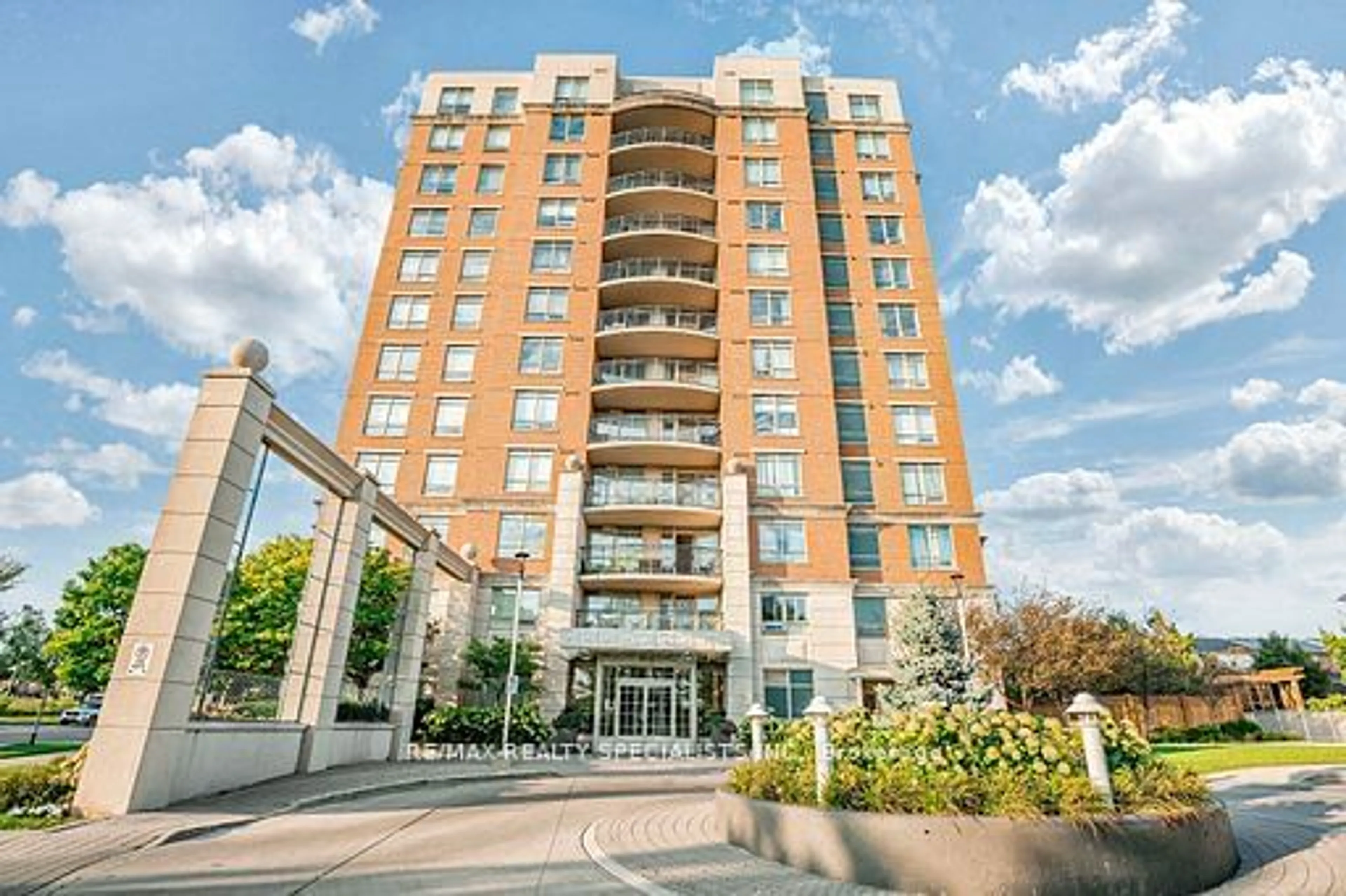 A pic from exterior of the house or condo, the front or back of building for 2365 CENTRAL PARK Dr #412, Oakville Ontario L6H 0C7