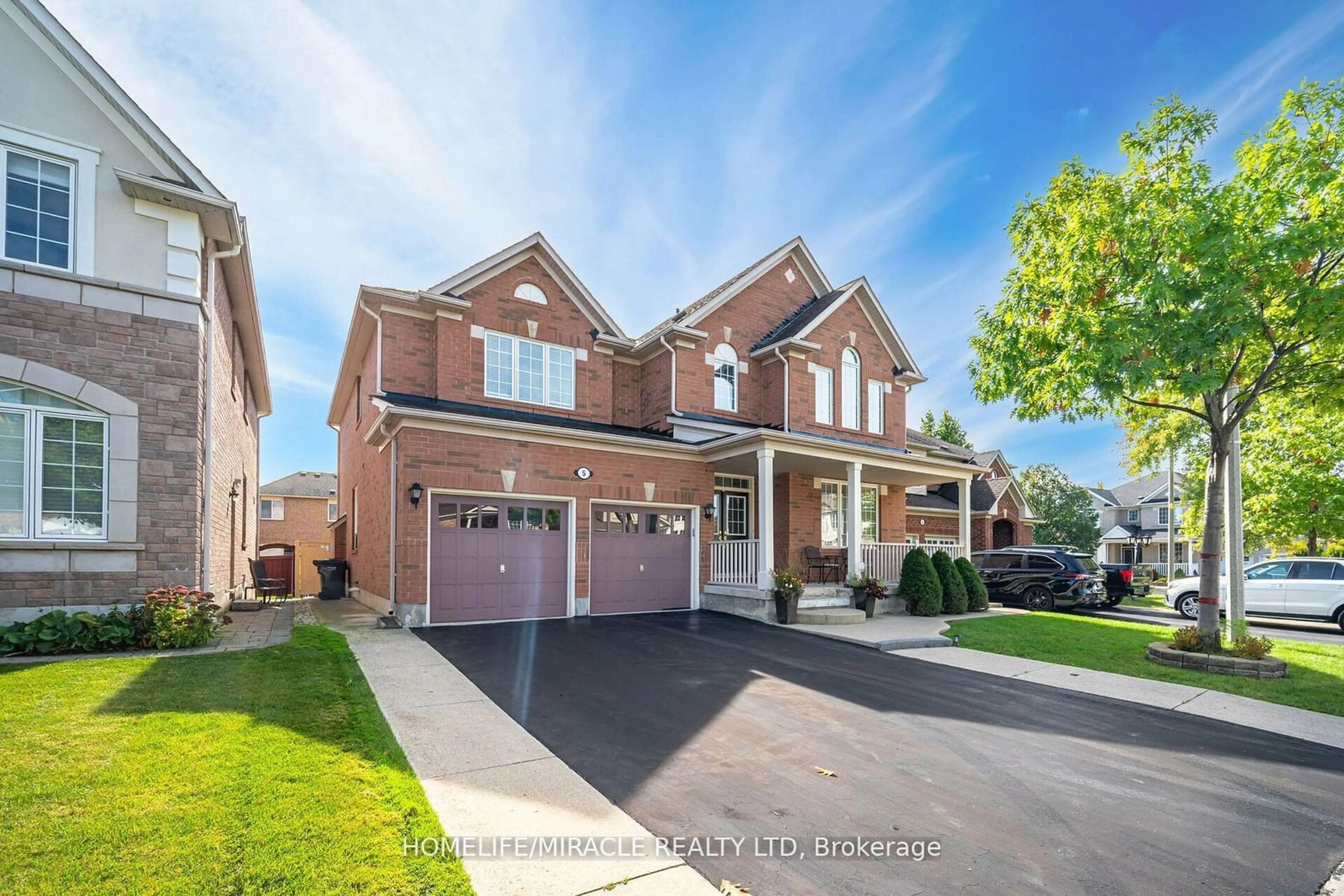 Home with brick exterior material for 5 Valleywest Rd, Brampton Ontario L6P 2J9