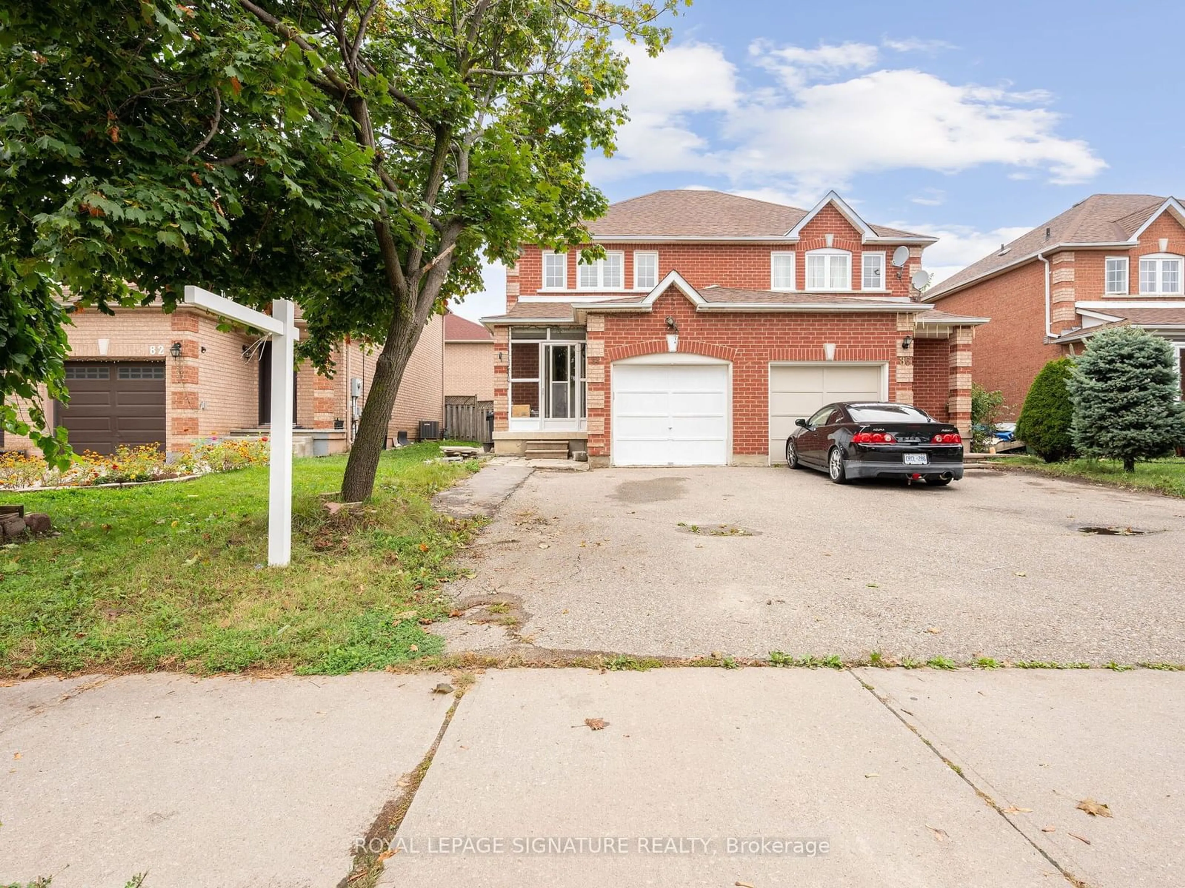 Frontside or backside of a home, the street view for 84 Carrie Cres, Brampton Ontario L6Y 4Y6