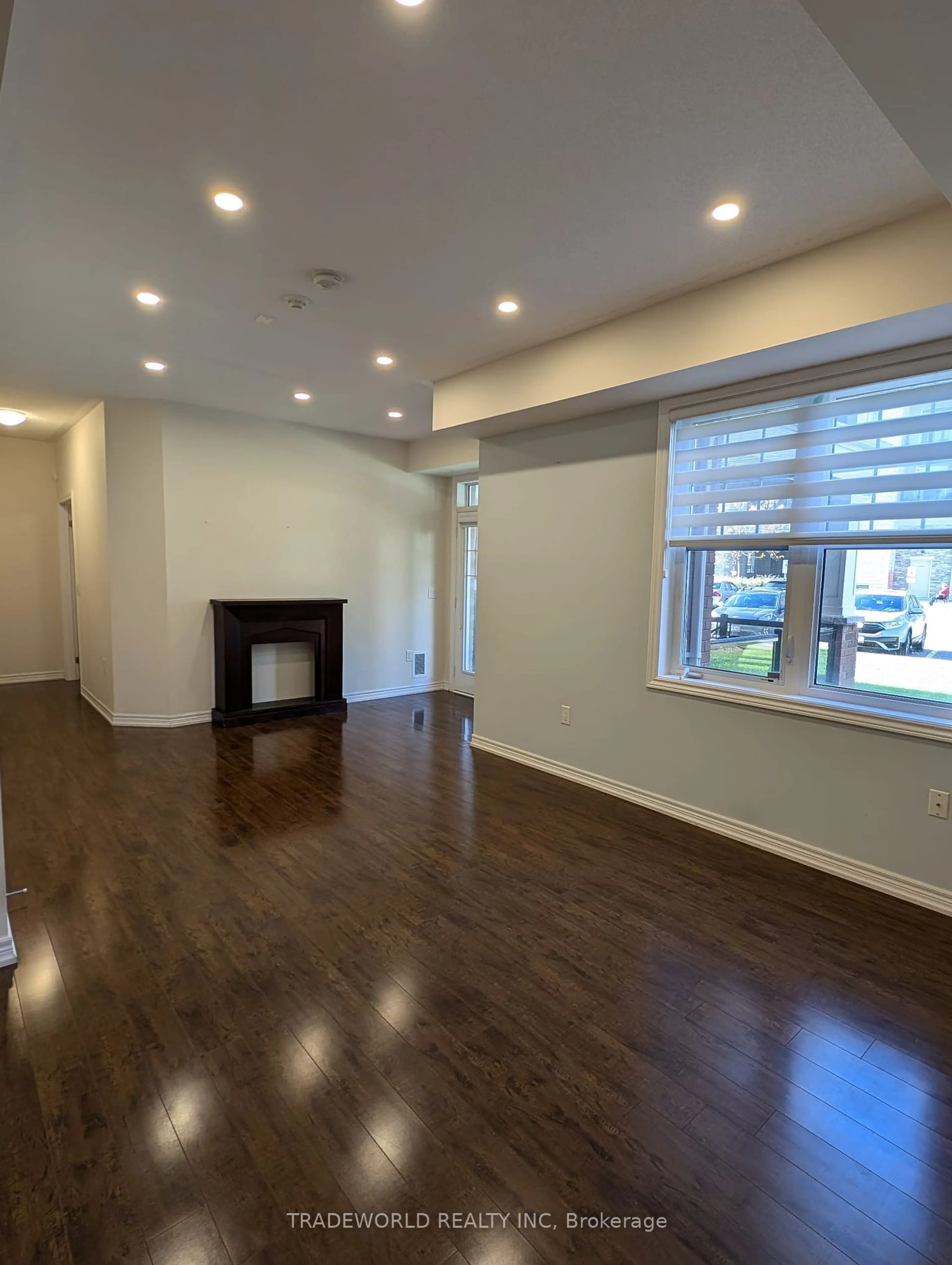 A pic of a room, wood floors for 269 Georgian Dr #101, Oakville Ontario L6H 0L1