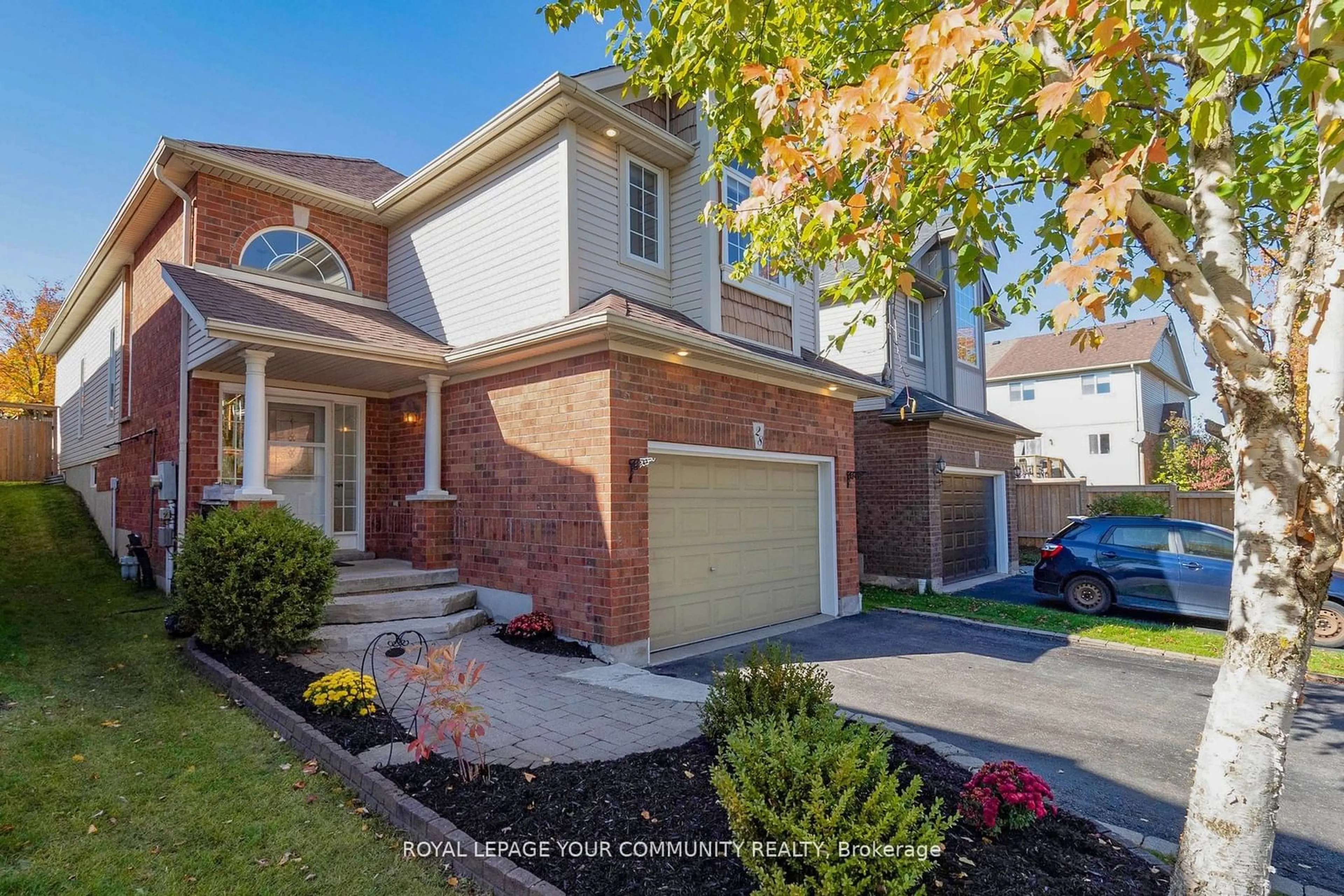 A pic from exterior of the house or condo, the street view for 28 Benjamin Cres, Orangeville Ontario L9W 5J2