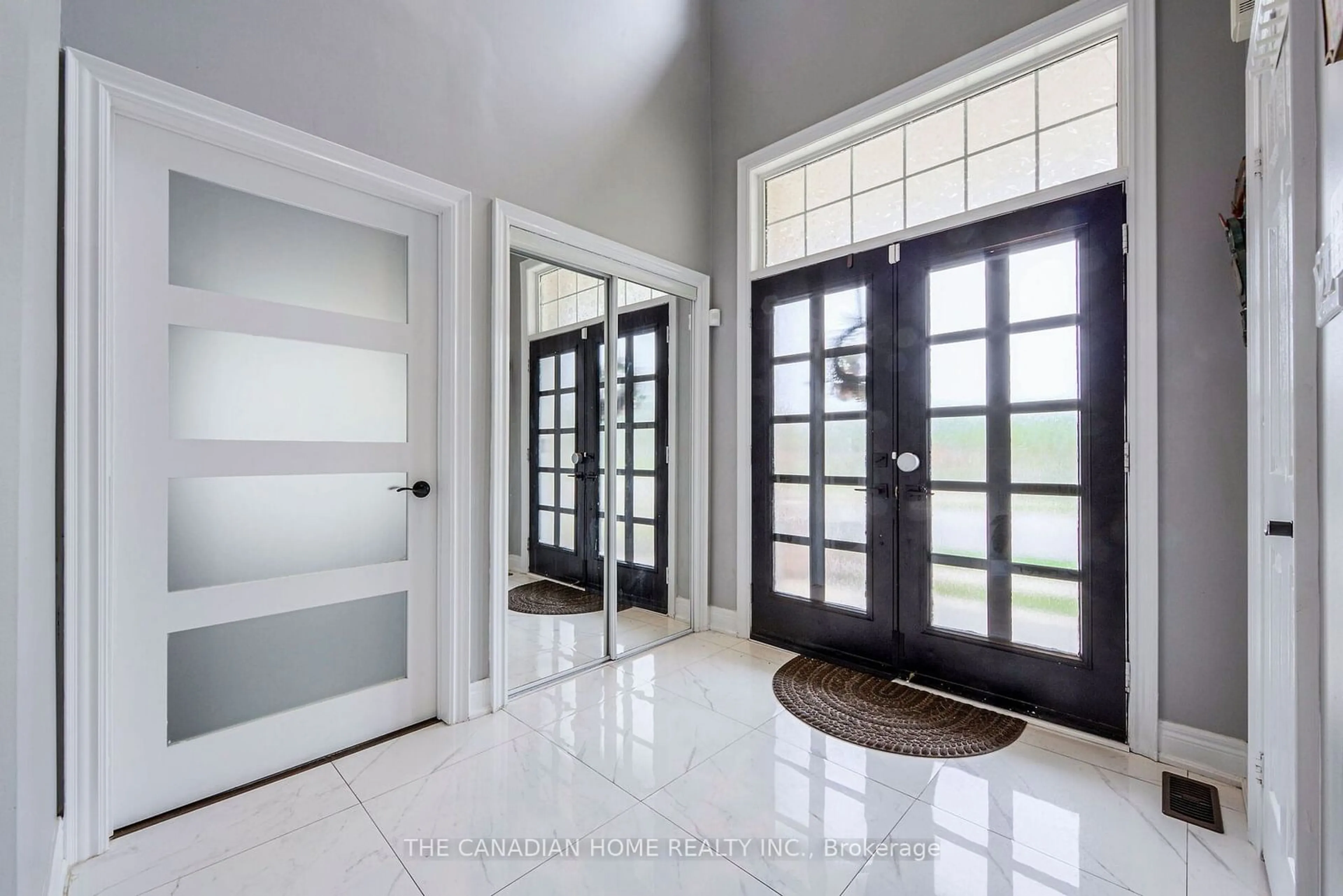 Indoor entryway, wood floors for 35 Ashby Field Rd, Brampton Ontario L6X 0R5