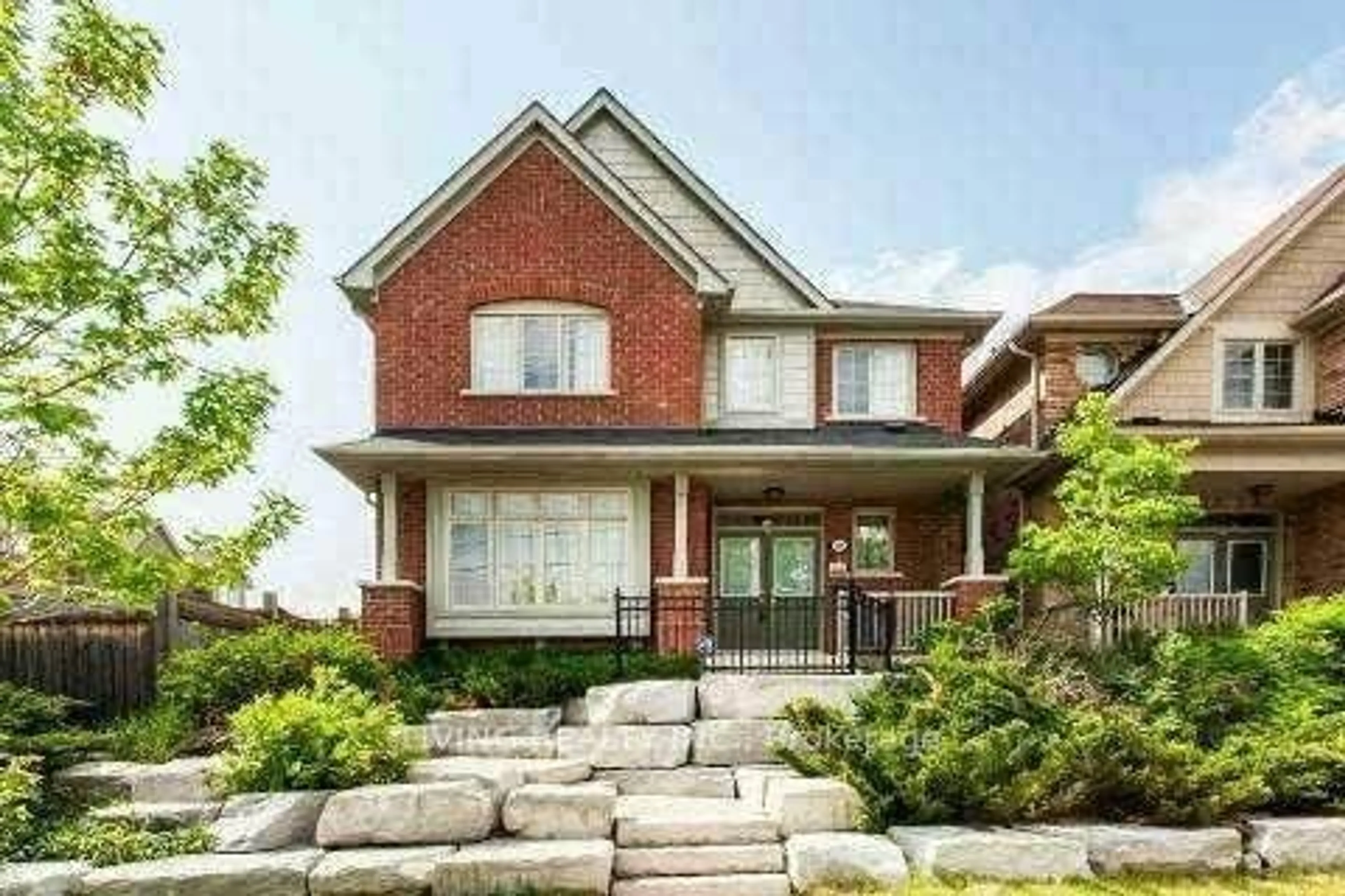 Home with brick exterior material for 100 Thomas St, Mississauga Ontario L5M 1Y8