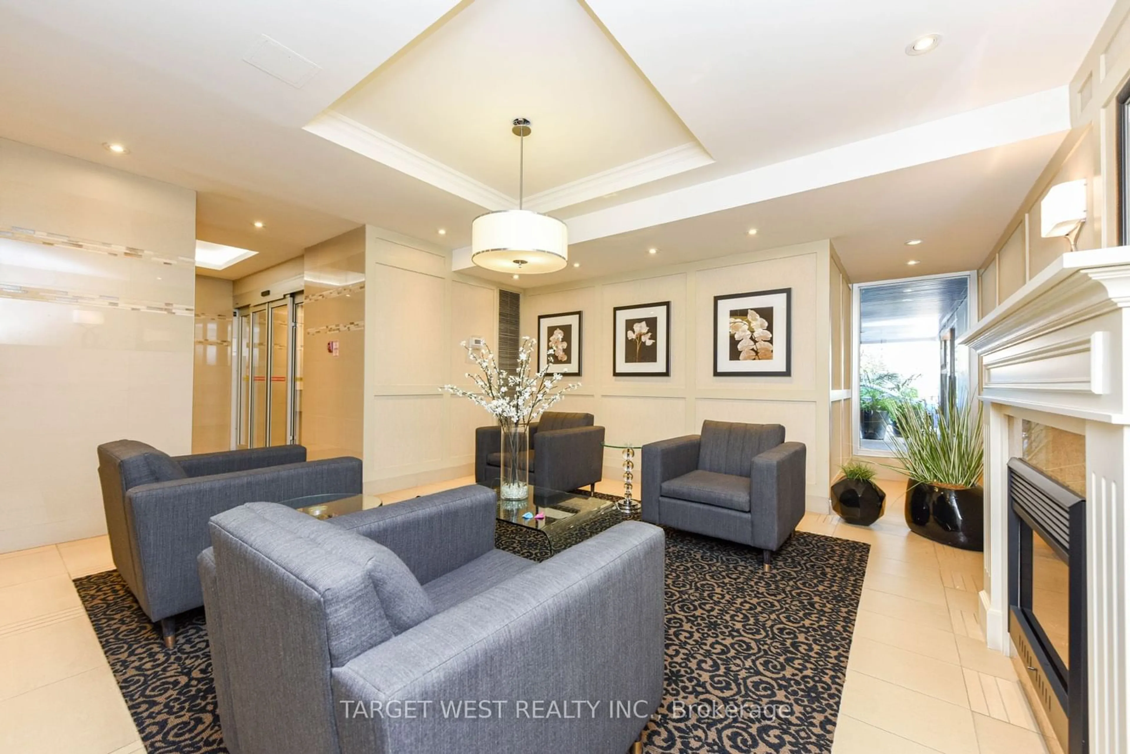 Indoor lobby, carpet floors for 240 Scarlett Rd #1304, Toronto Ontario M6N 4X4