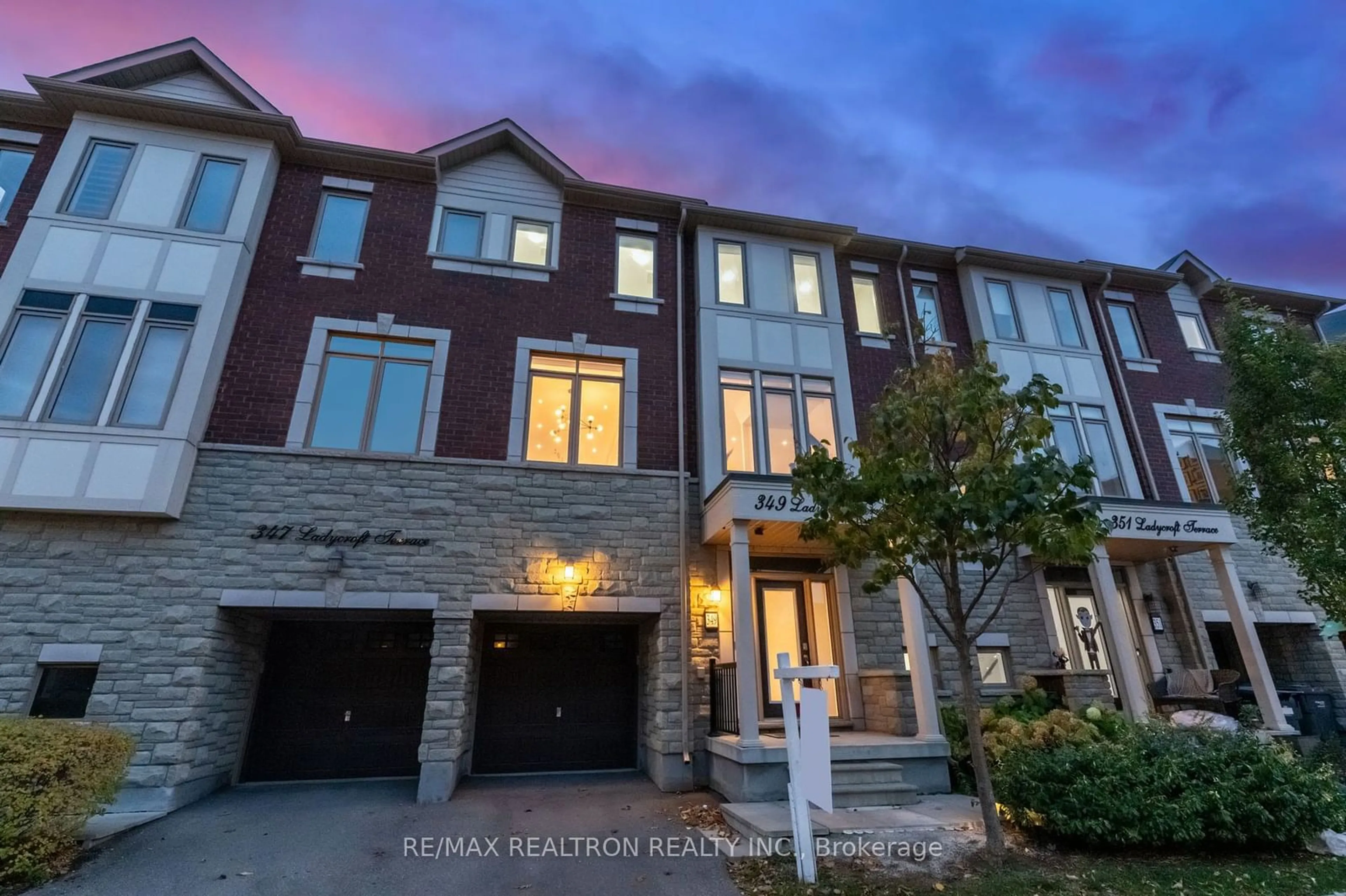 A pic from exterior of the house or condo, the front or back of building for 349 Ladycroft Terr, Mississauga Ontario L5A 0A7