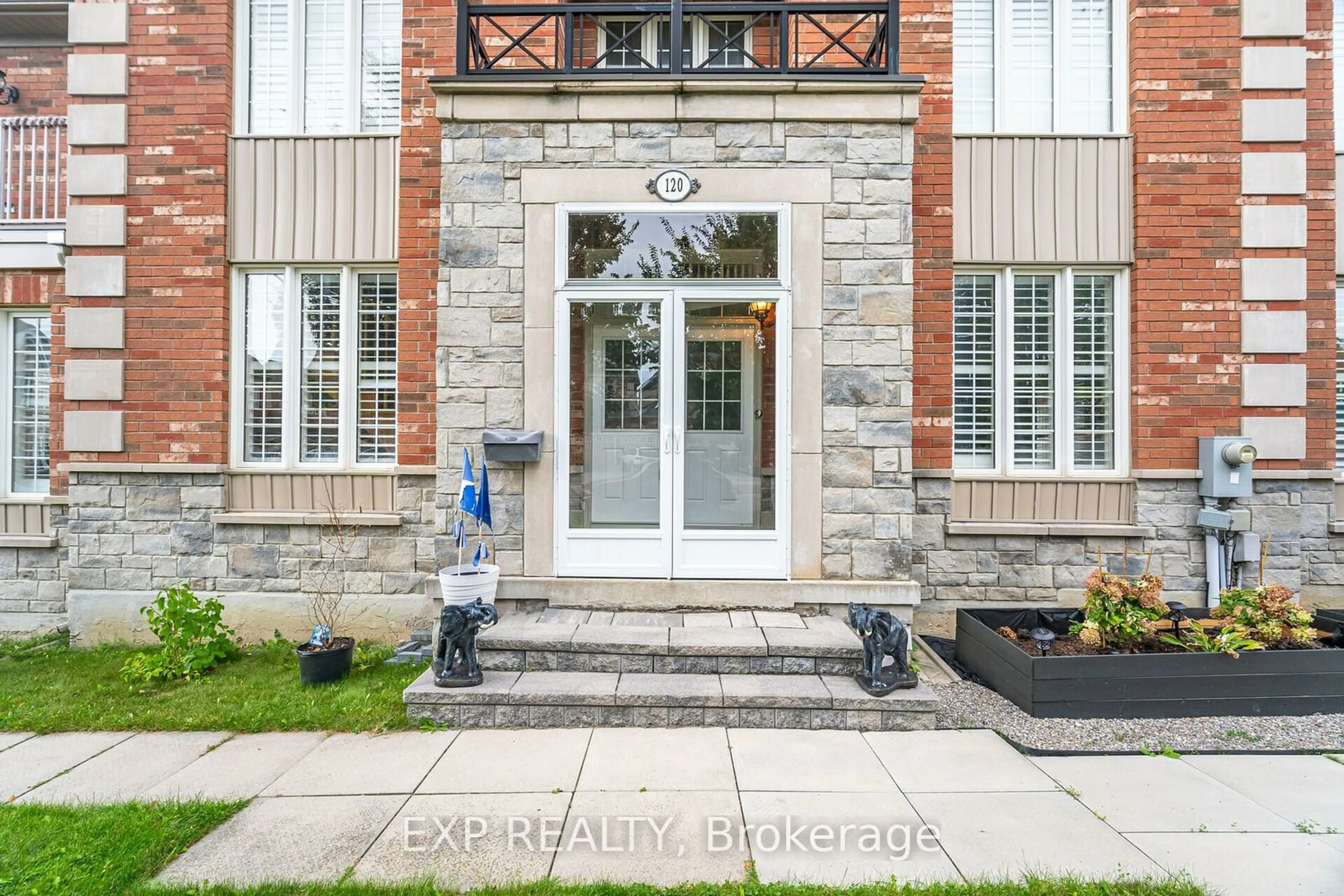 Indoor entryway, ceramic floors for 120 Fred Young Dr, Toronto Ontario M3L 0A5