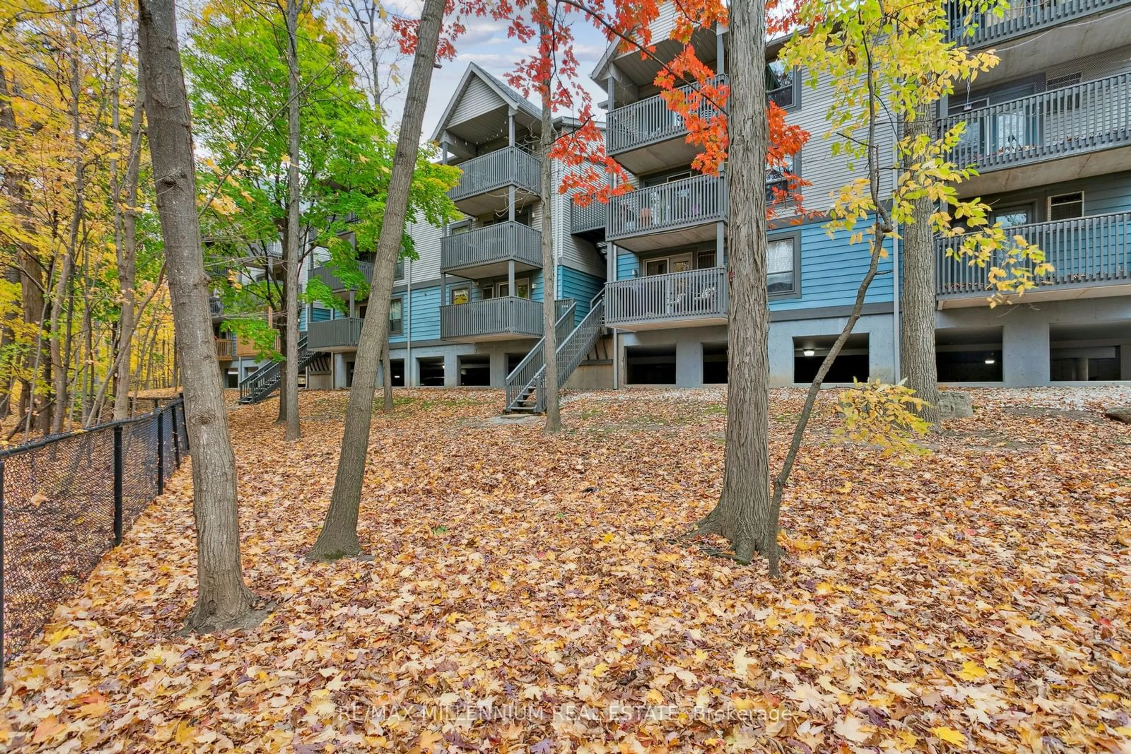 A pic from exterior of the house or condo, the front or back of building for 2030 Cleaver Ave #119, Burlington Ontario L7M 4C3