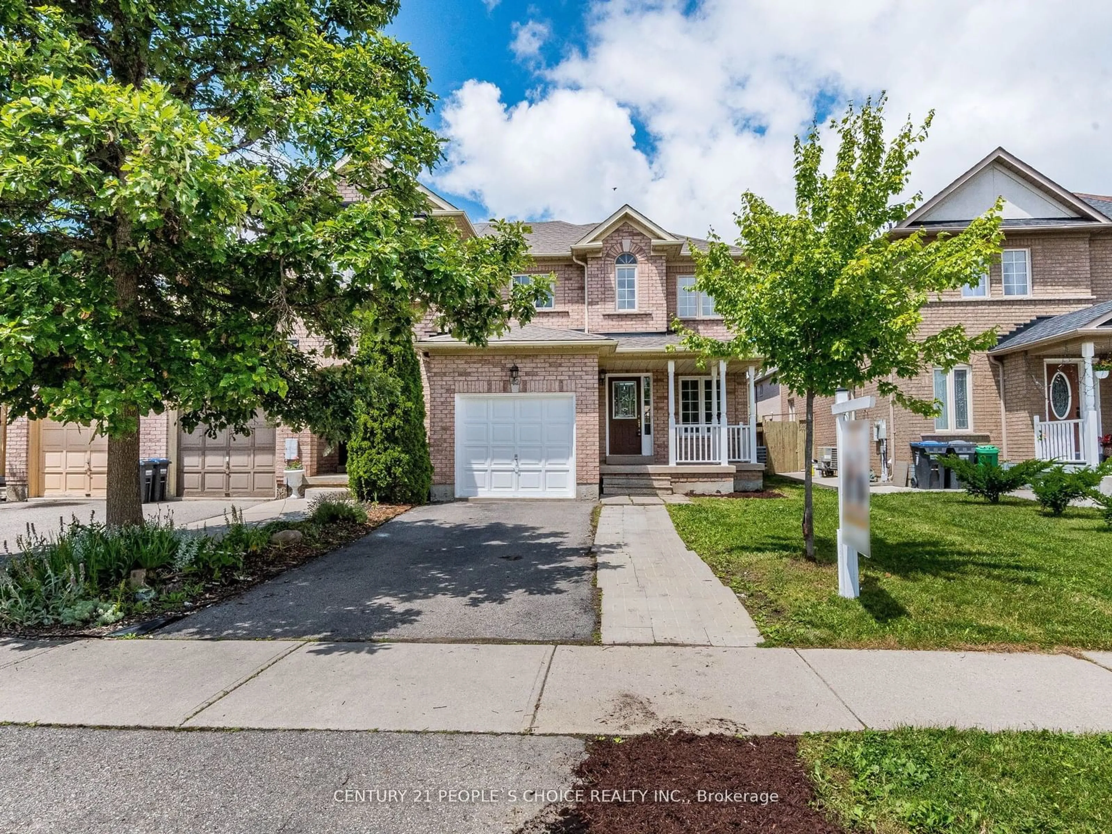 Frontside or backside of a home, the street view for 42 Gecko Crt, Brampton Ontario L6R 2P1