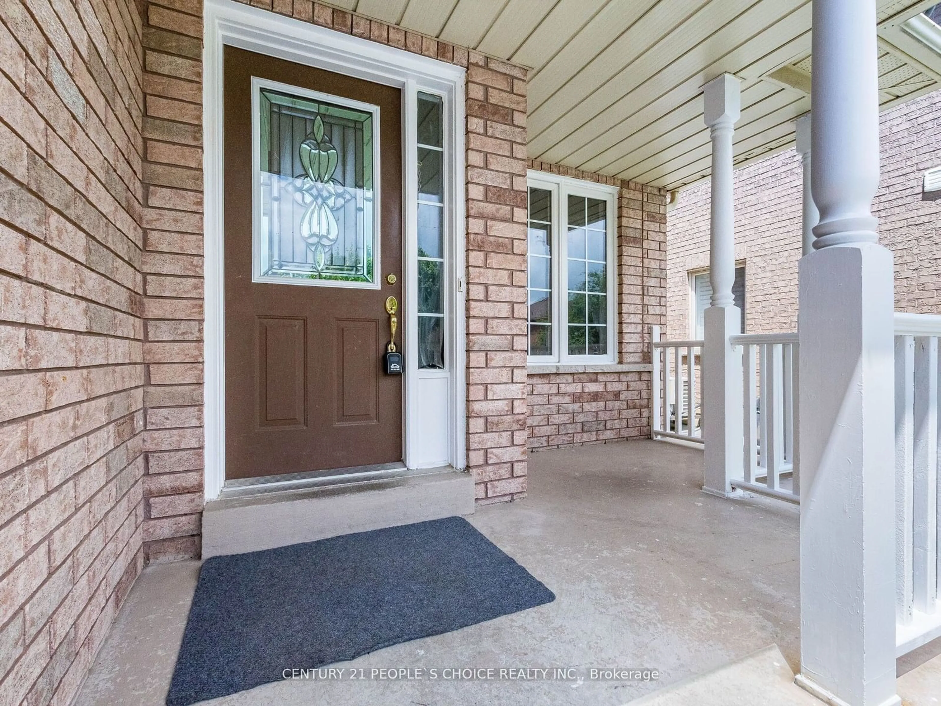 Indoor entryway, wood floors for 42 Gecko Crt, Brampton Ontario L6R 2P1