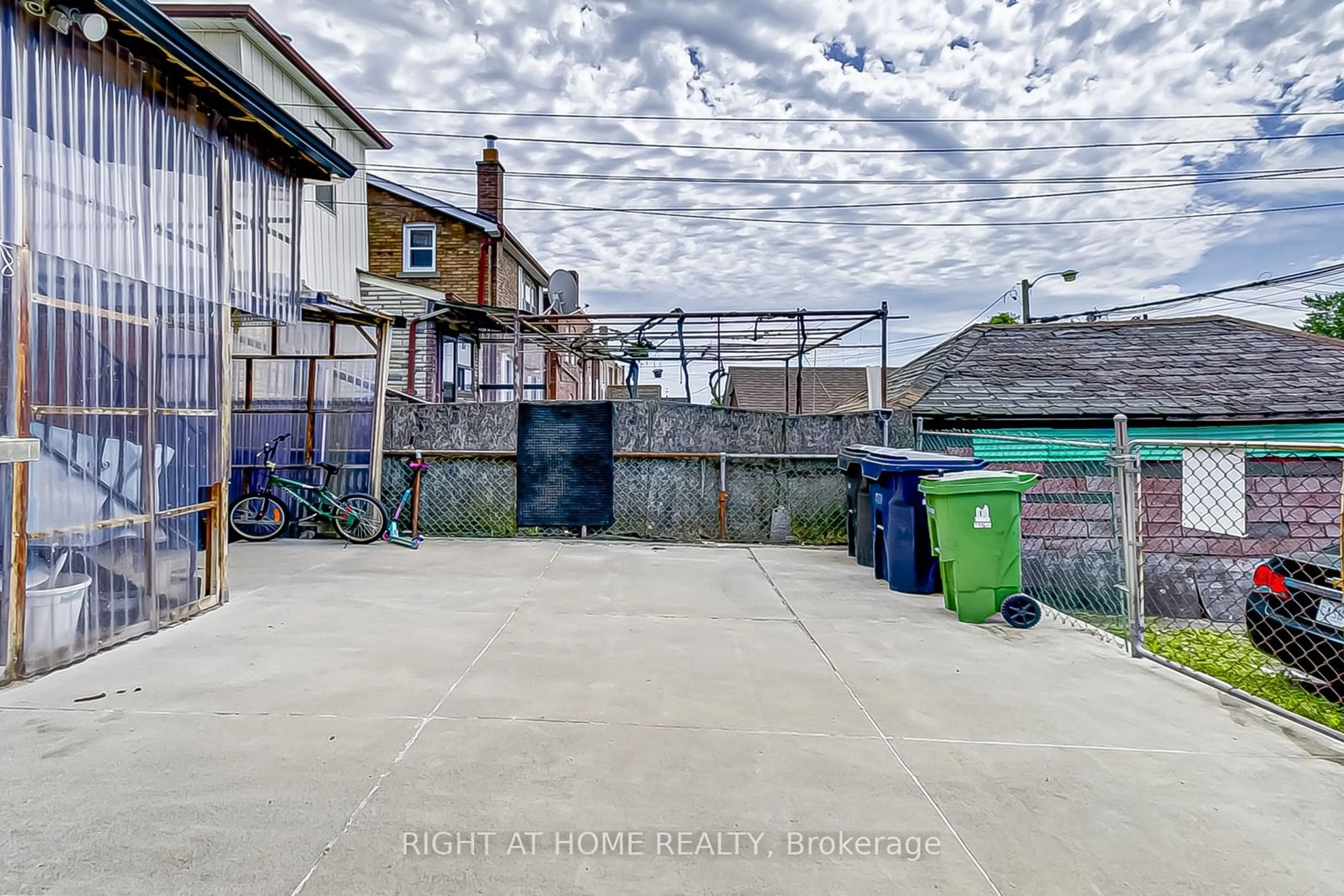 Frontside or backside of a home, the street view for 1994 Dufferin St, Toronto Ontario M6E 3R2