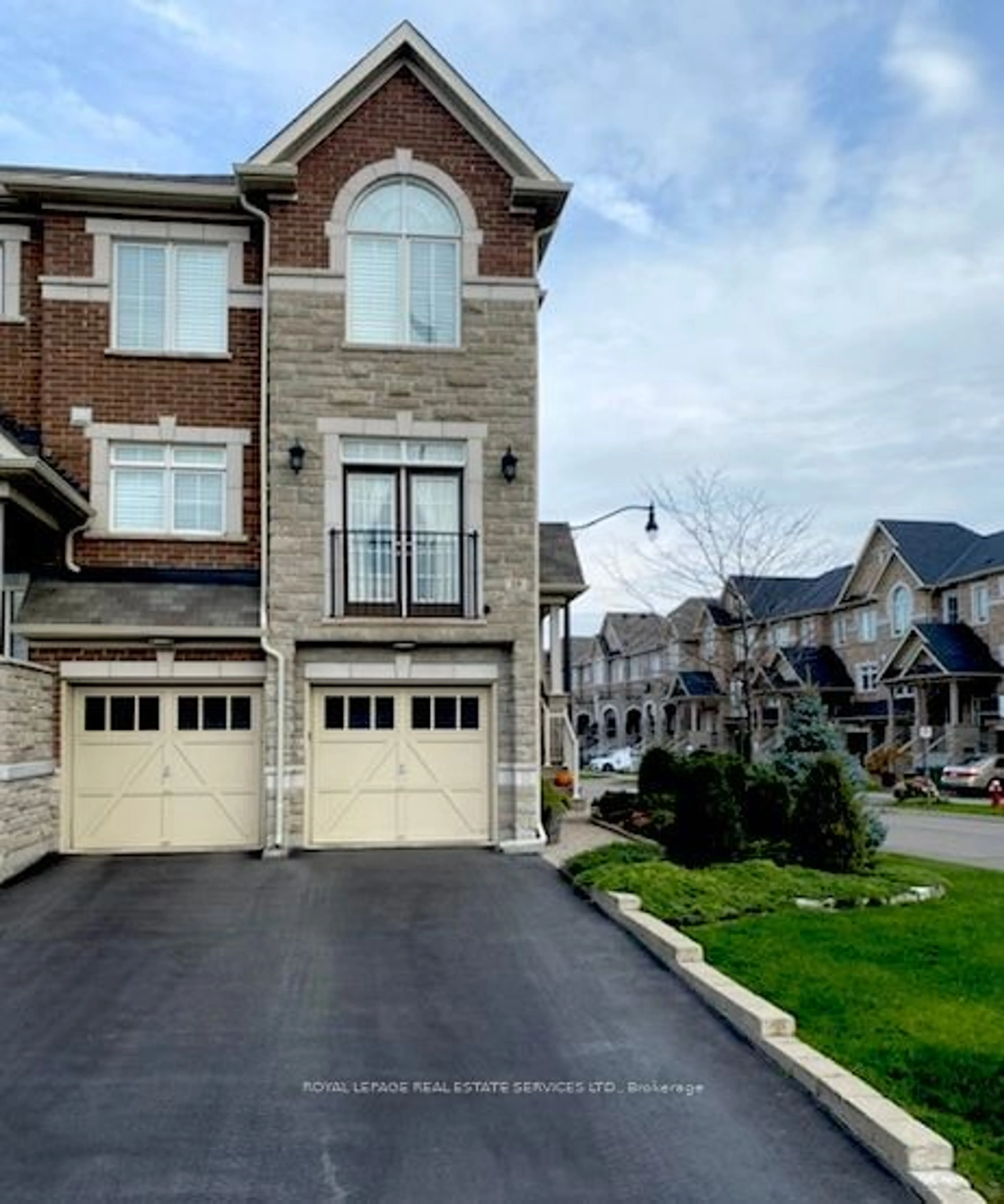 Frontside or backside of a home, the street view for 25 Rockman Cres, Brampton Ontario L7A 4B4