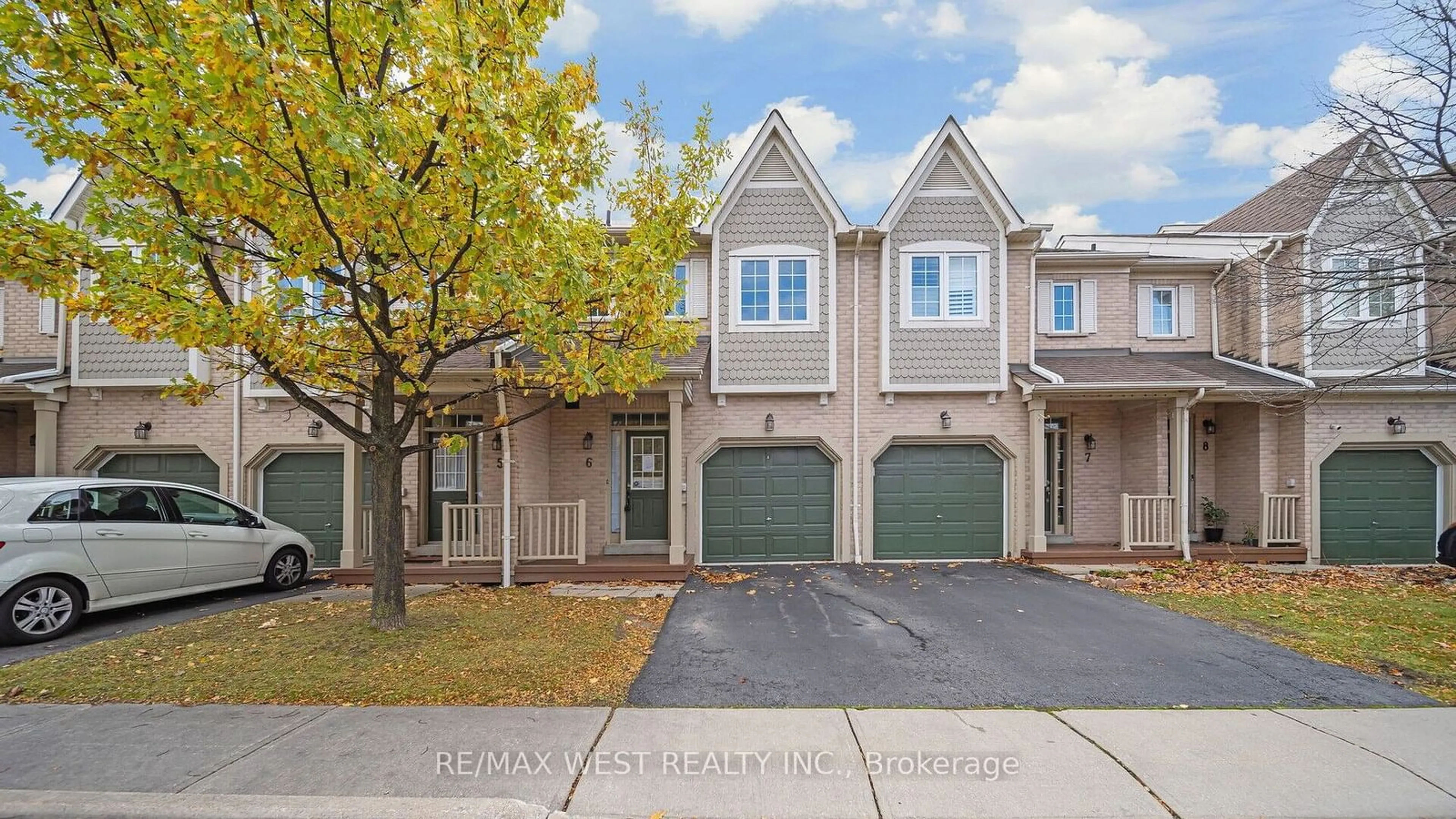 A pic from exterior of the house or condo, cottage for 7190 Atwood Lane #6, Mississauga Ontario L5Y 7Y6