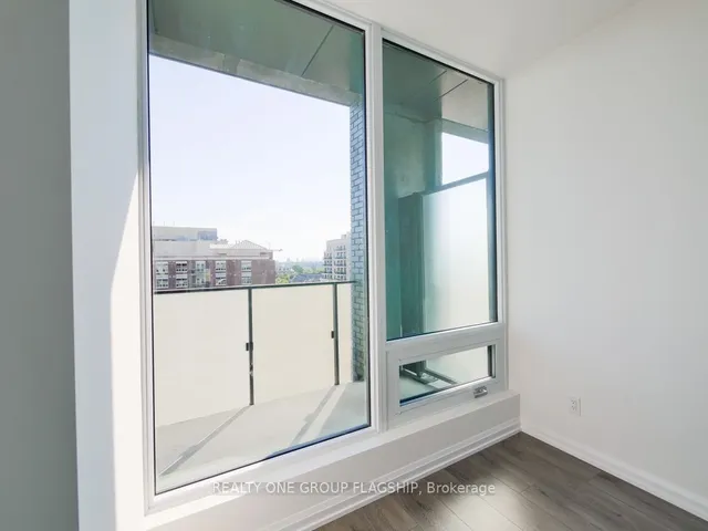 Additional property image - 4208 Dundas St Unit 504
