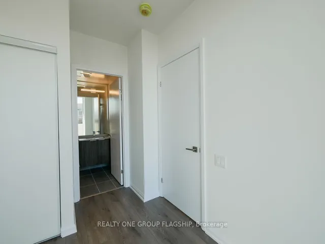 Additional property image - 4208 Dundas St Unit 504