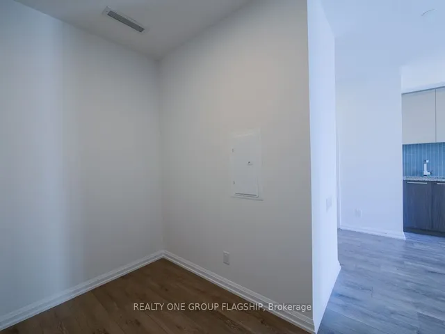 Additional property image - 4208 Dundas St Unit 504