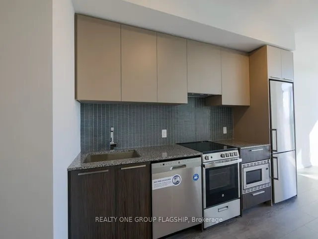 Additional property image - 4208 Dundas St Unit 504