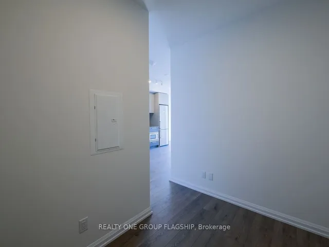 Additional property image - 4208 Dundas St Unit 504