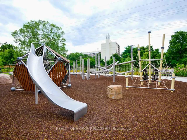 Additional property image - 4208 Dundas St Unit 504