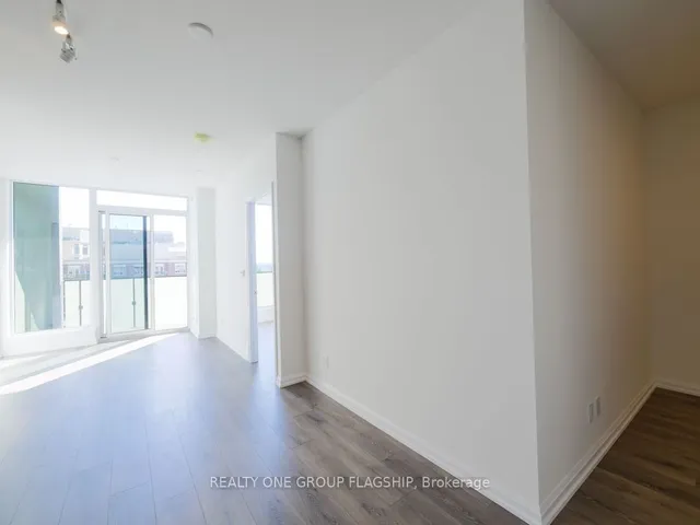 Additional property image - 4208 Dundas St Unit 504