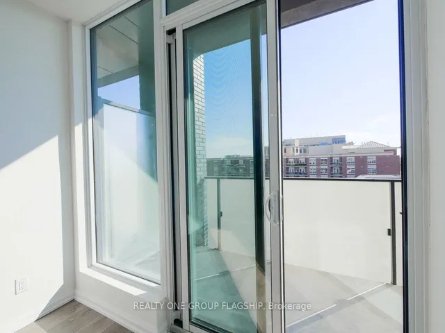 Additional property image - 4208 Dundas St Unit 504