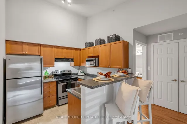 Additional property image - 1340 Main St Unit 408