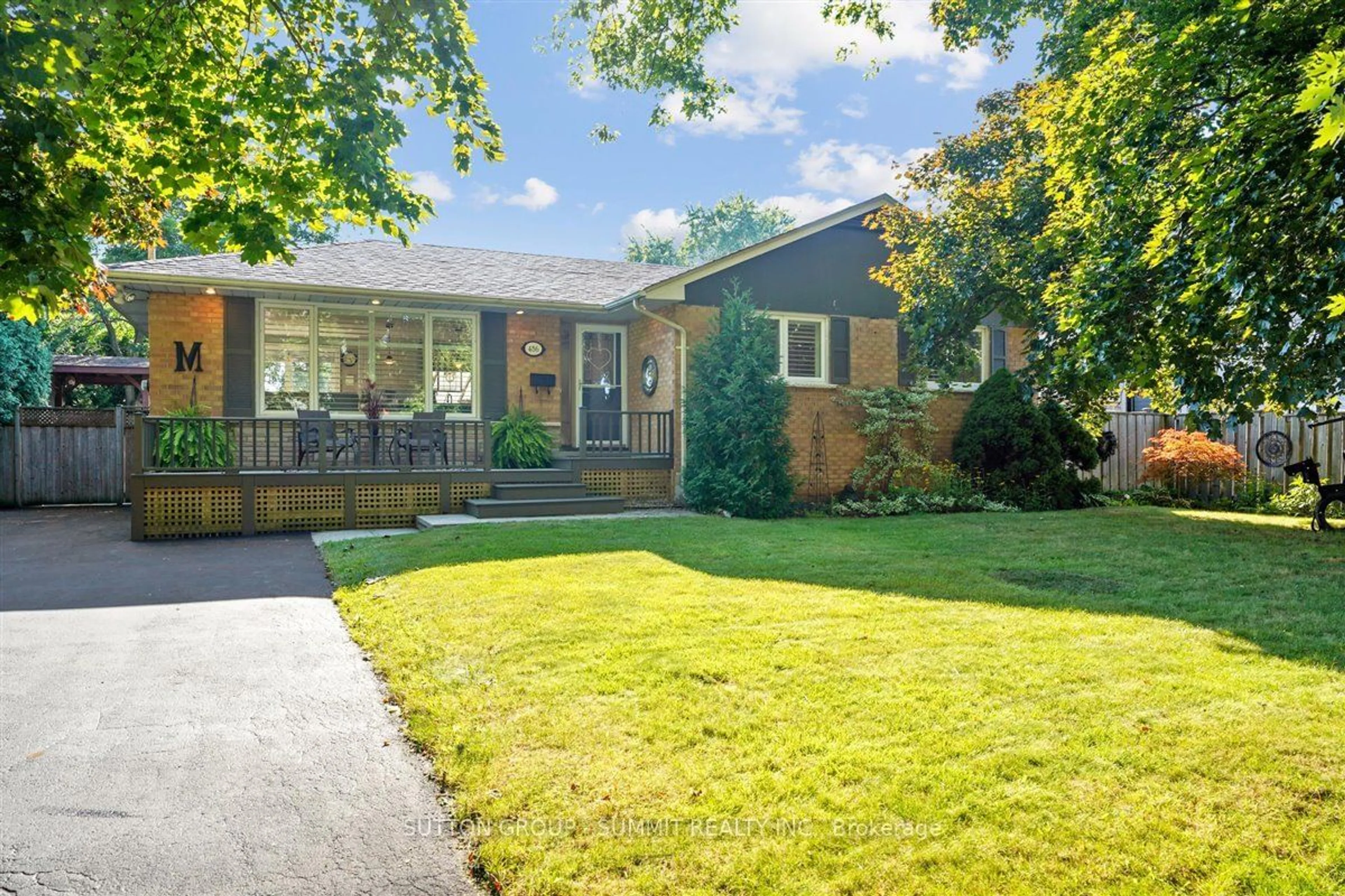 Frontside or backside of a home, cottage for 486 Lees Lane, Oakville Ontario L6L 4T2